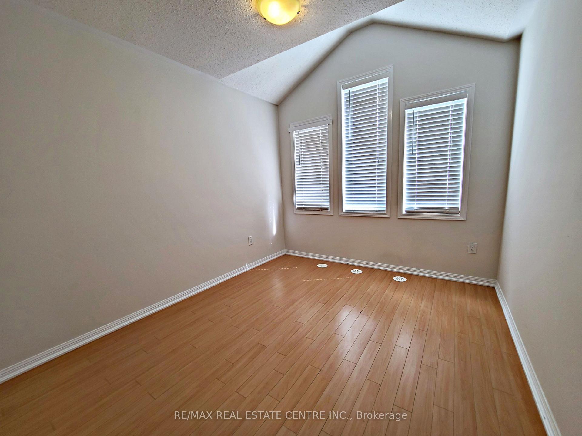 Photo 17 of 247 Slingsby Landing, Milton, Harrison — HOMEH