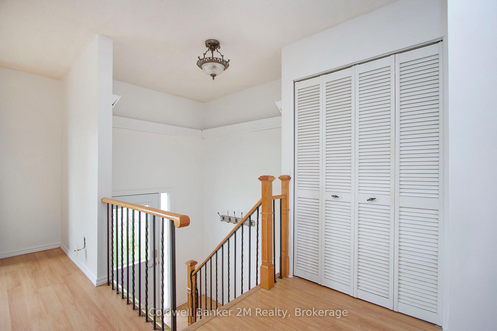 Photo 2 of 673 Attersley Drive, Oshawa, Pinecrest — HOMEH