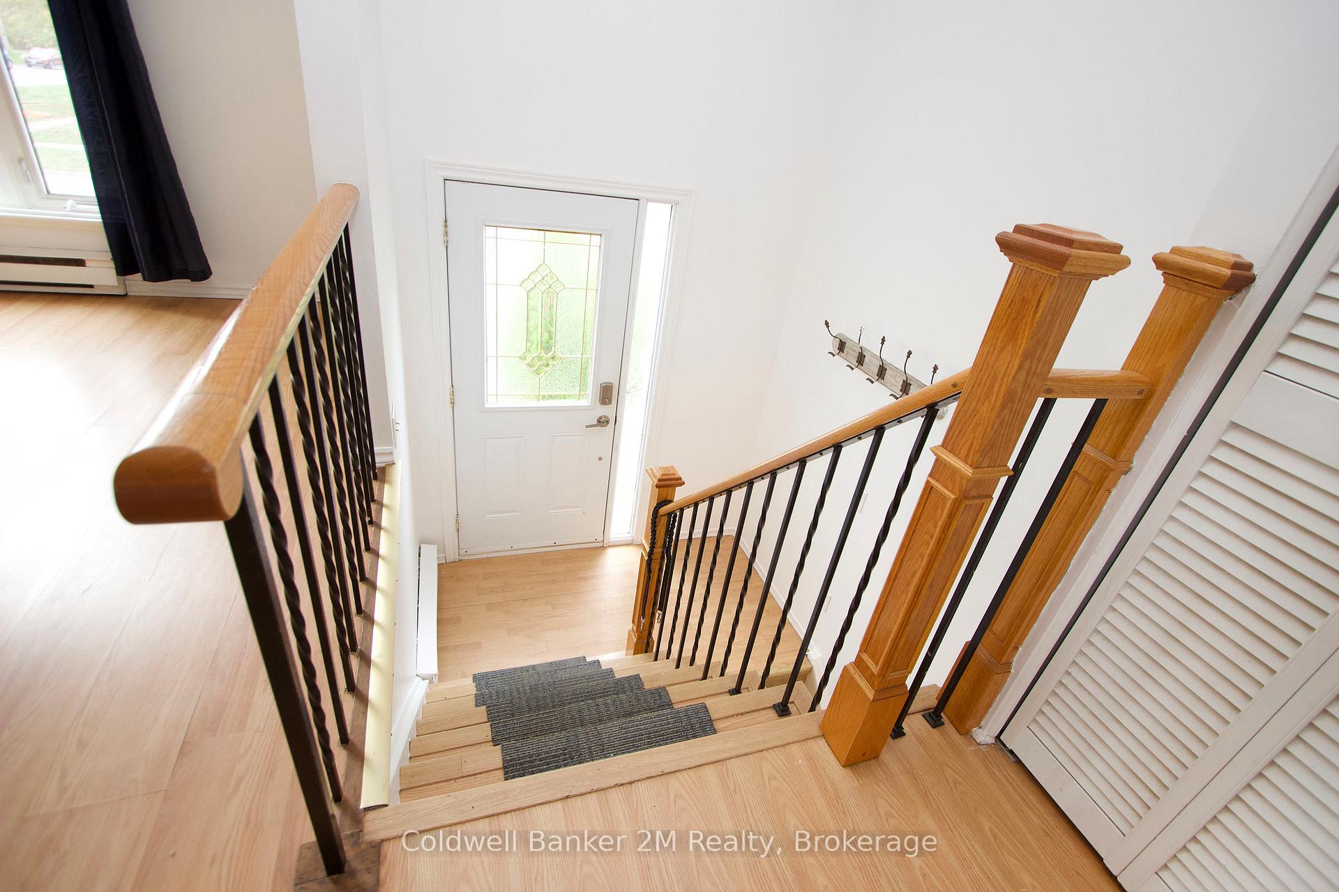 Photo 3 of 673 Attersley Drive, Oshawa, Pinecrest — HOMEH