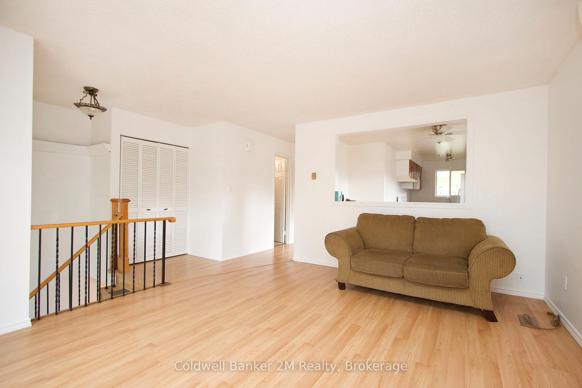 Photo 5 of 673 Attersley Drive, Oshawa, Pinecrest — HOMEH