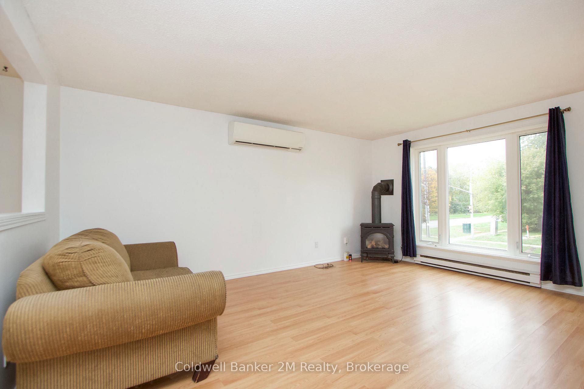Photo 7 of 673 Attersley Drive, Oshawa, Pinecrest — HOMEH