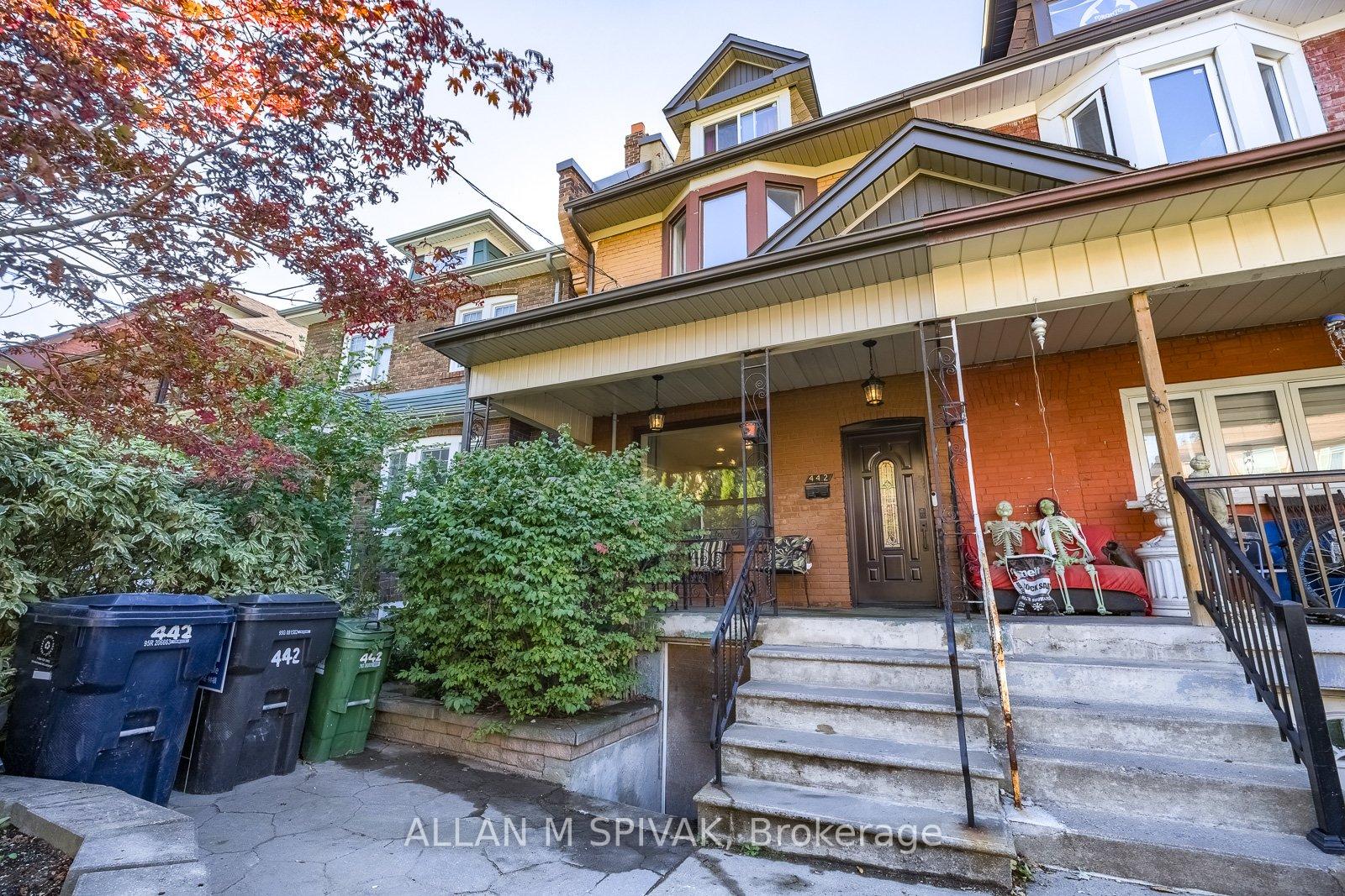 Photo of 442 Crawford Street