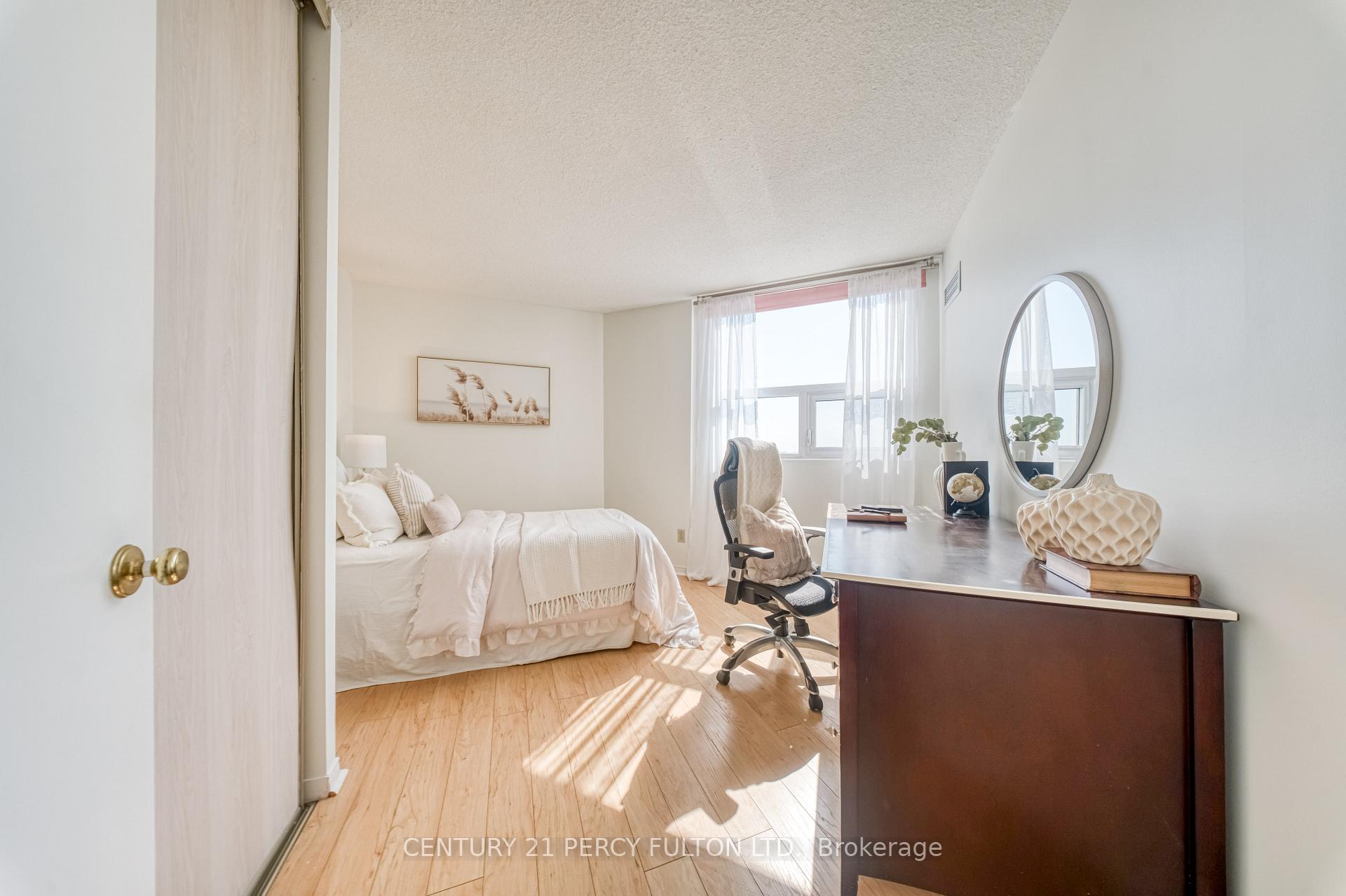 Photo 22 of Unit 1004, 2 Westney Road N, Ajax, Central West — HOMEH
