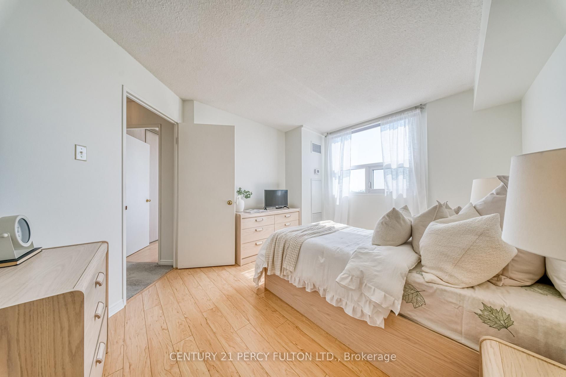 Photo 29 of Unit 1004, 2 Westney Road N, Ajax, Central West — HOMEH