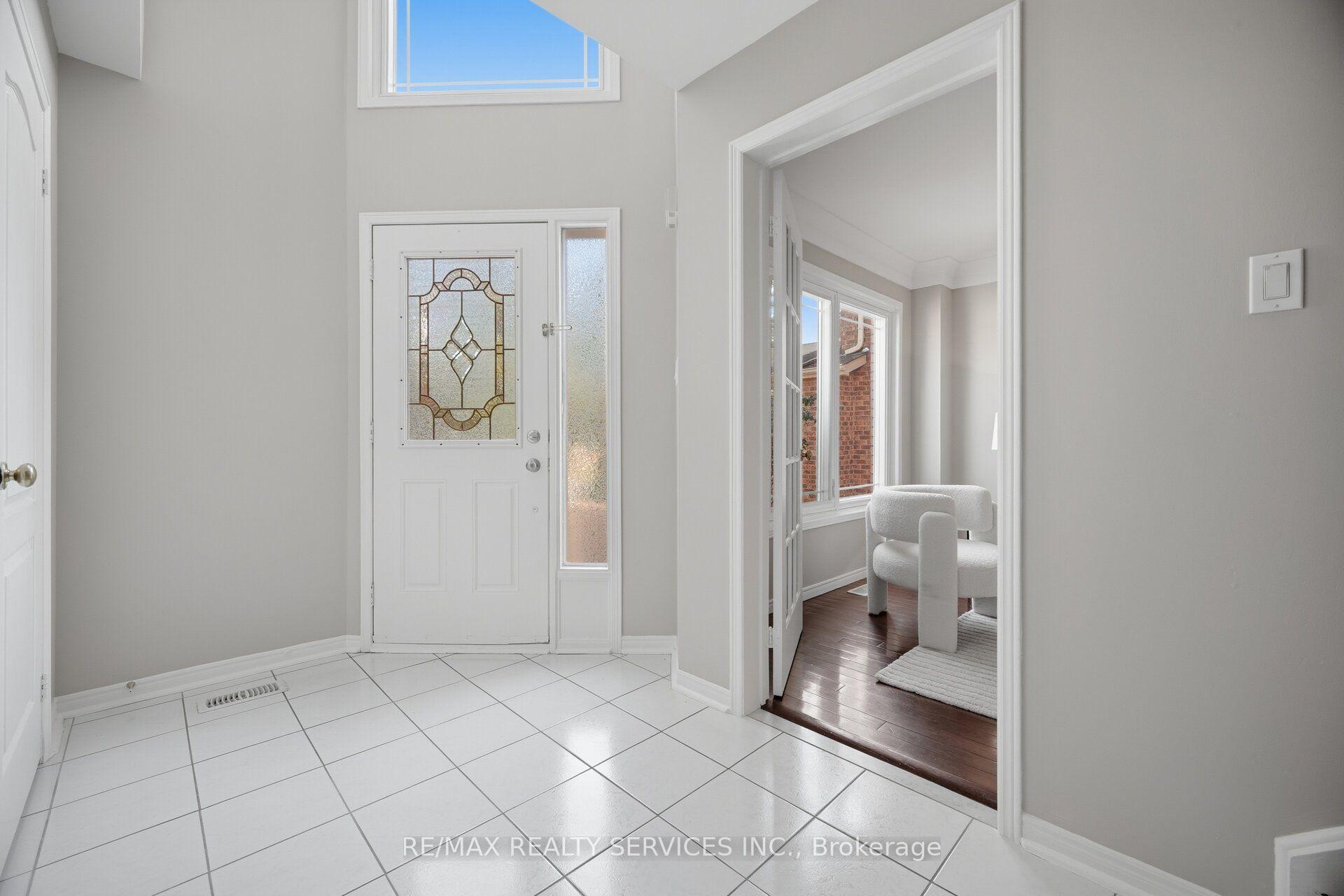 Photo 10 of 8 Gardenia Way, Caledon, Rural Caledon — HOMEH
