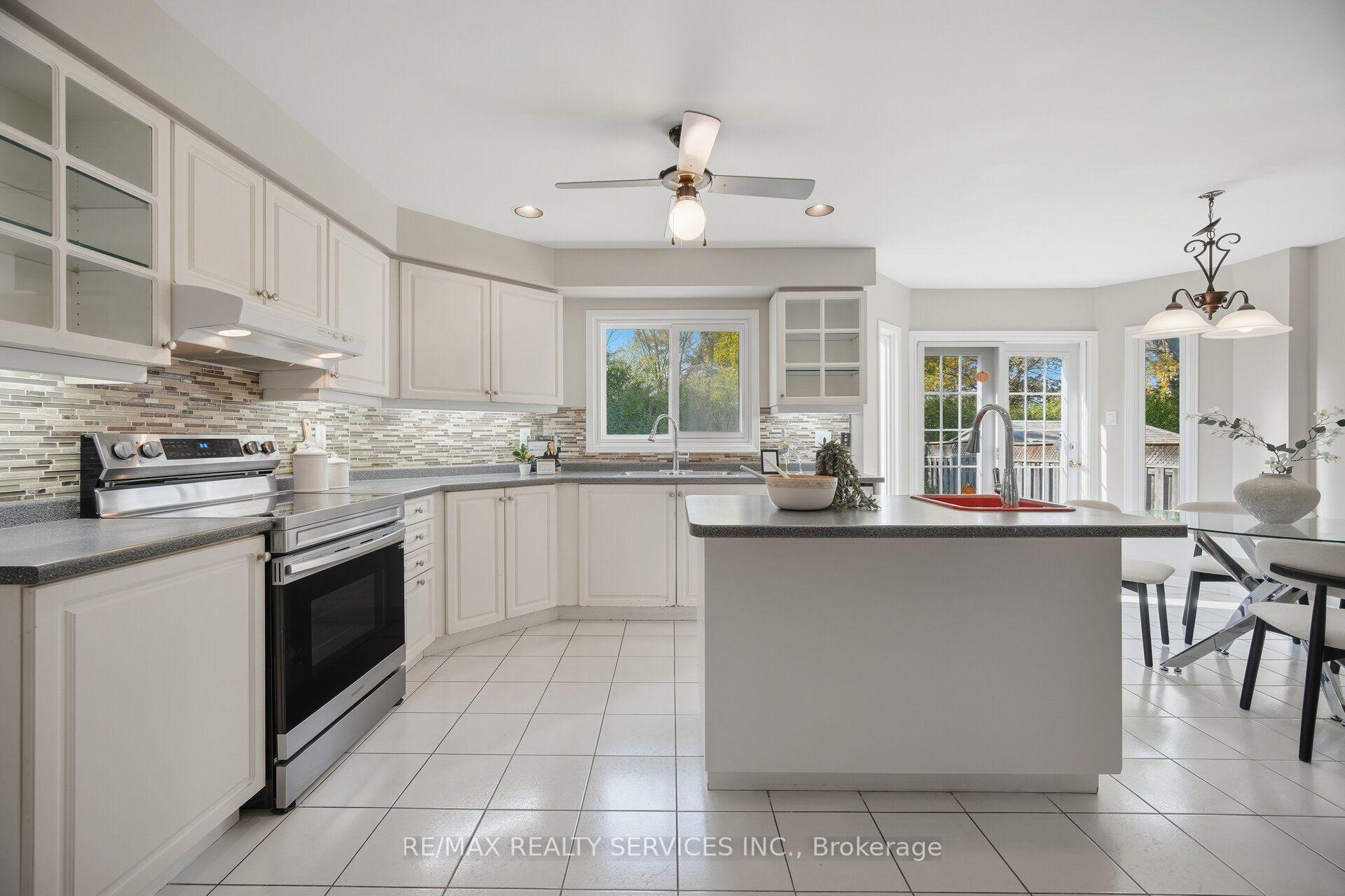 Photo 17 of 8 Gardenia Way, Caledon, Rural Caledon — HOMEH