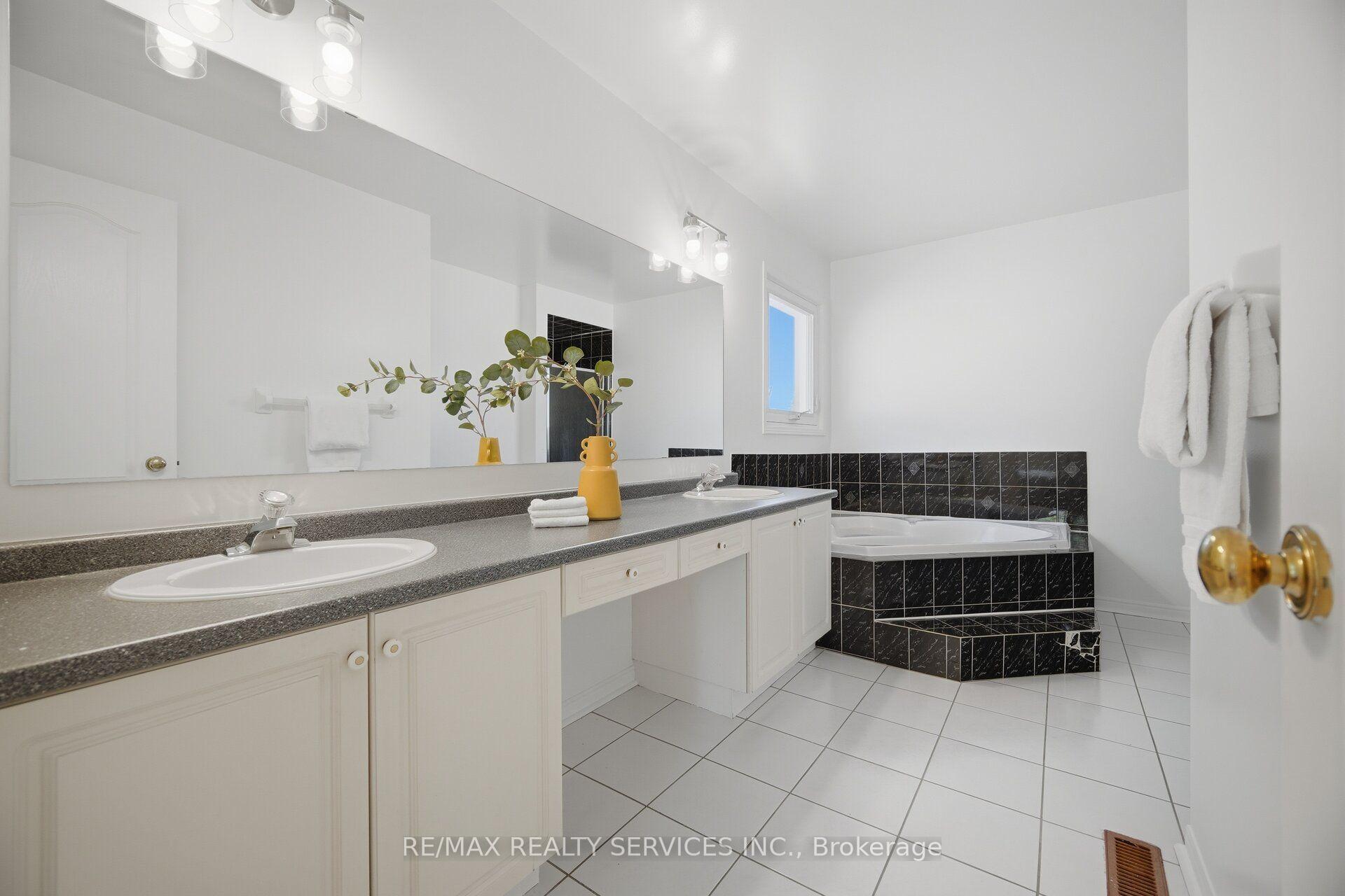 Photo 36 of 8 Gardenia Way, Caledon, Rural Caledon — HOMEH