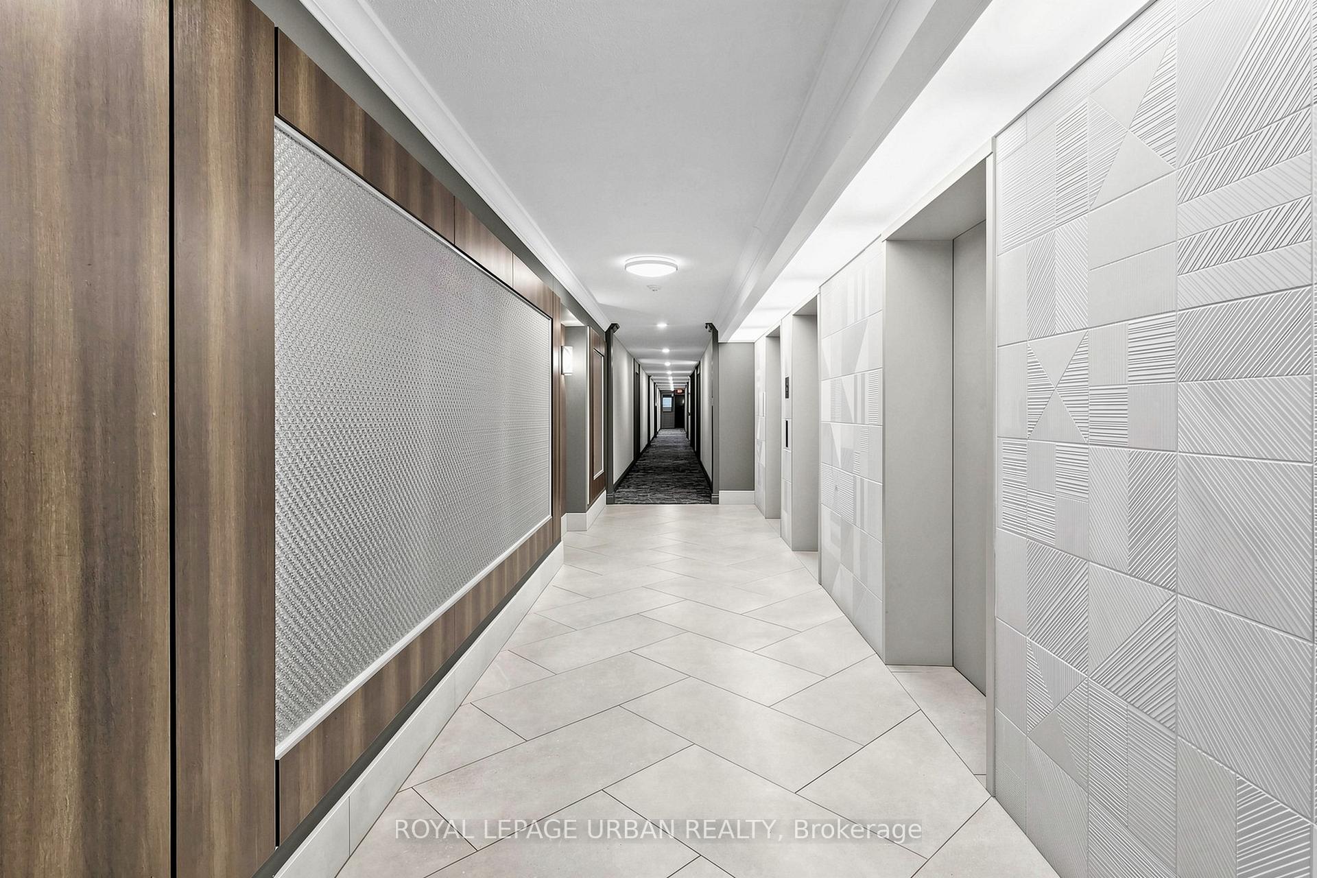 Photo 4 of Unit 110, 11 Townsgate Drive, Vaughan, Crestwood-Springfarm-Yorkhill — HOMEH