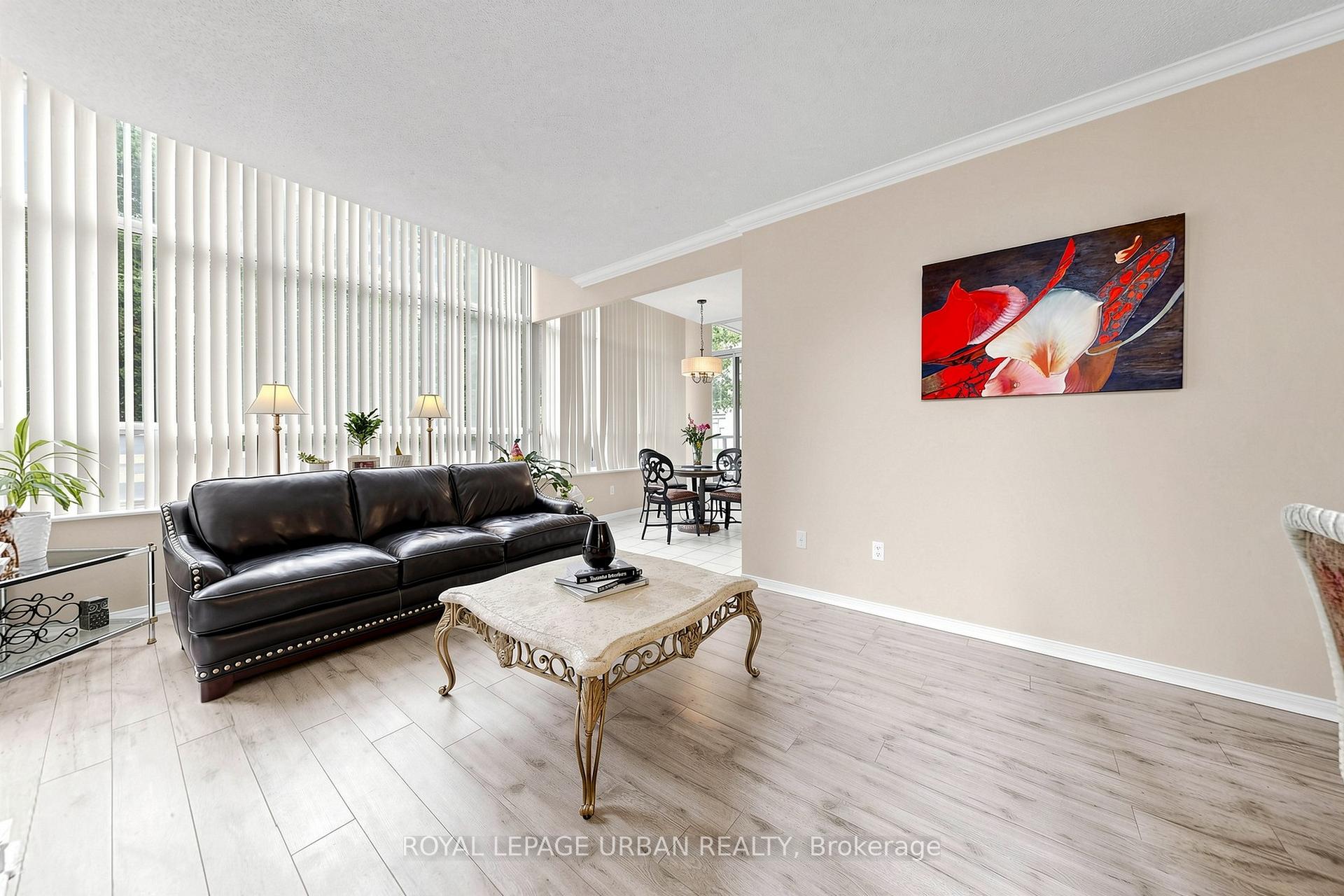 Photo 8 of Unit 110, 11 Townsgate Drive, Vaughan, Crestwood-Springfarm-Yorkhill — HOMEH