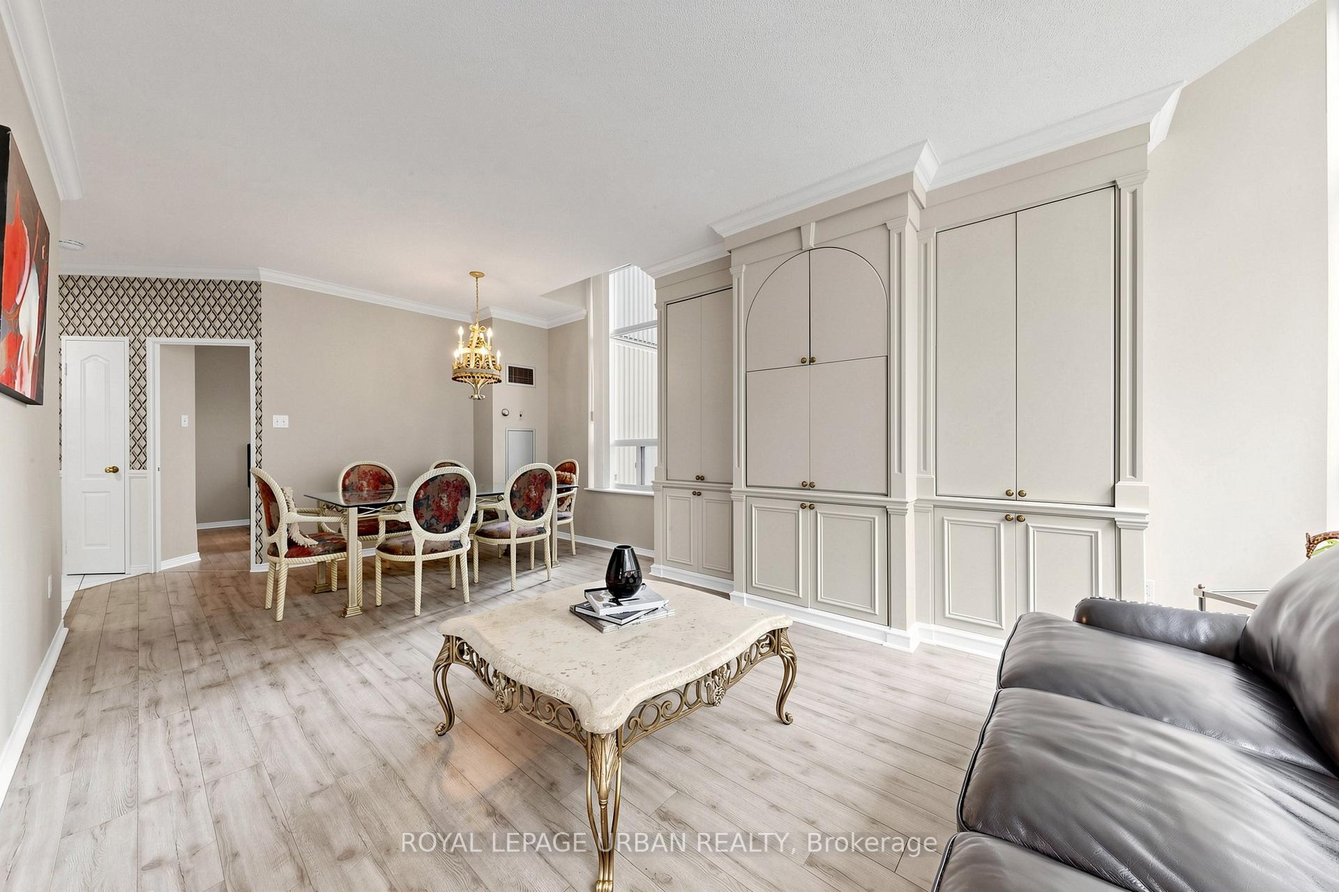 Photo 10 of Unit 110, 11 Townsgate Drive, Vaughan, Crestwood-Springfarm-Yorkhill — HOMEH