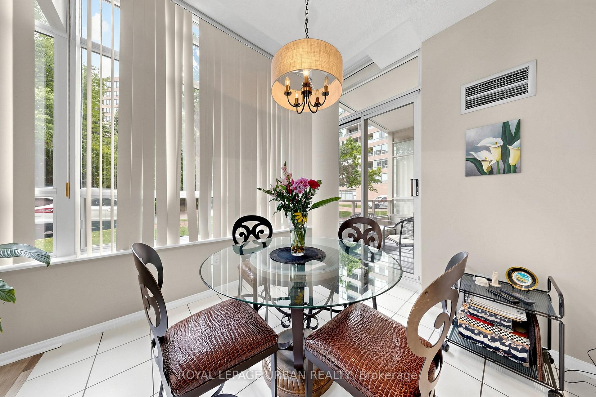 Photo 19 of Unit 110, 11 Townsgate Drive, Vaughan, Crestwood-Springfarm-Yorkhill — HOMEH