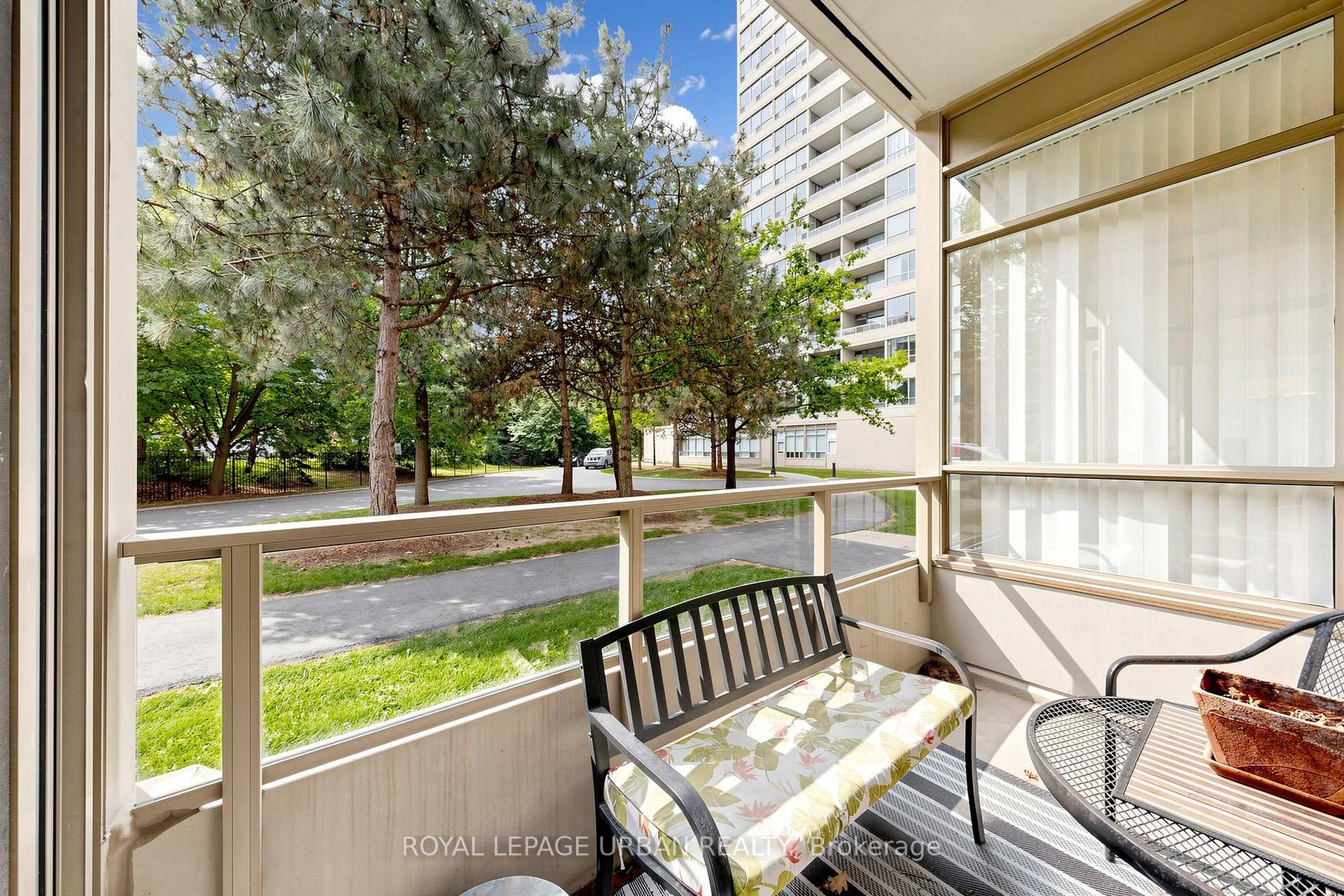 Photo 20 of Unit 110, 11 Townsgate Drive, Vaughan, Crestwood-Springfarm-Yorkhill — HOMEH