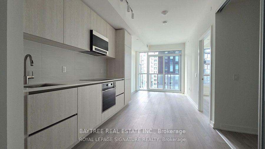 Photo of Unit 1304, 110 Broadway Avenue