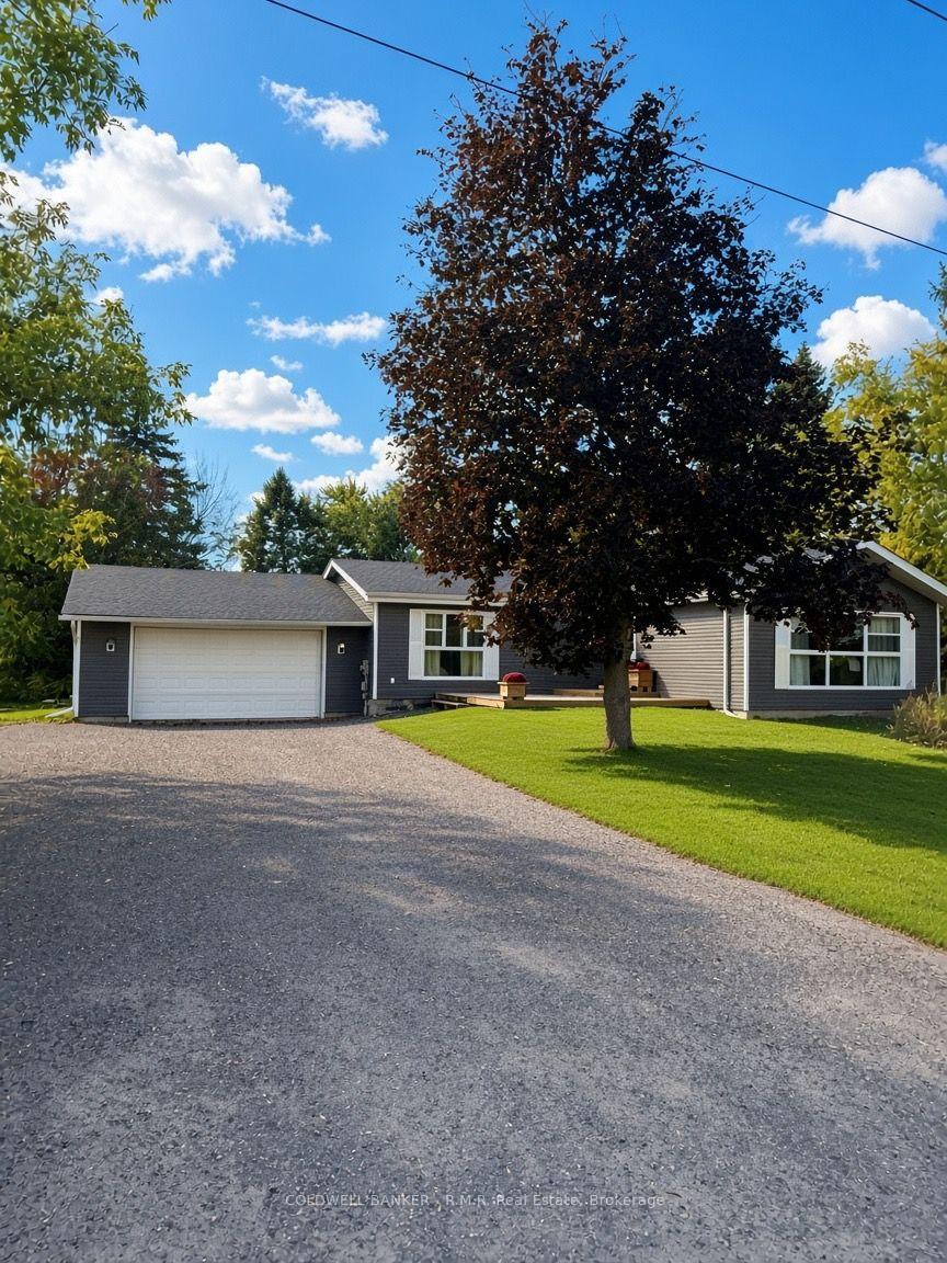 Photo 3 of 34 Helen Crescent, Kawartha Lakes, Mariposa — HOMEH