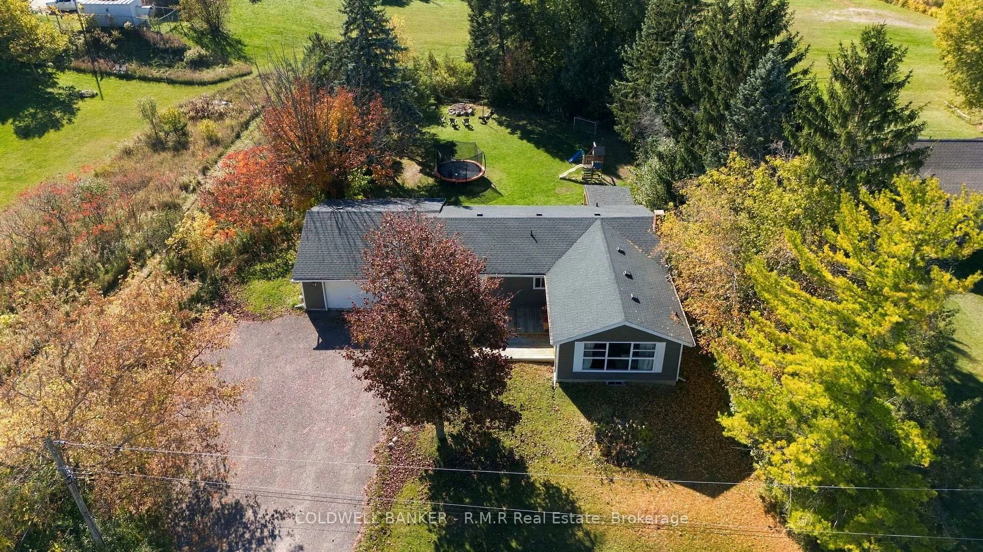 Photo 6 of 34 Helen Crescent, Kawartha Lakes, Mariposa — HOMEH