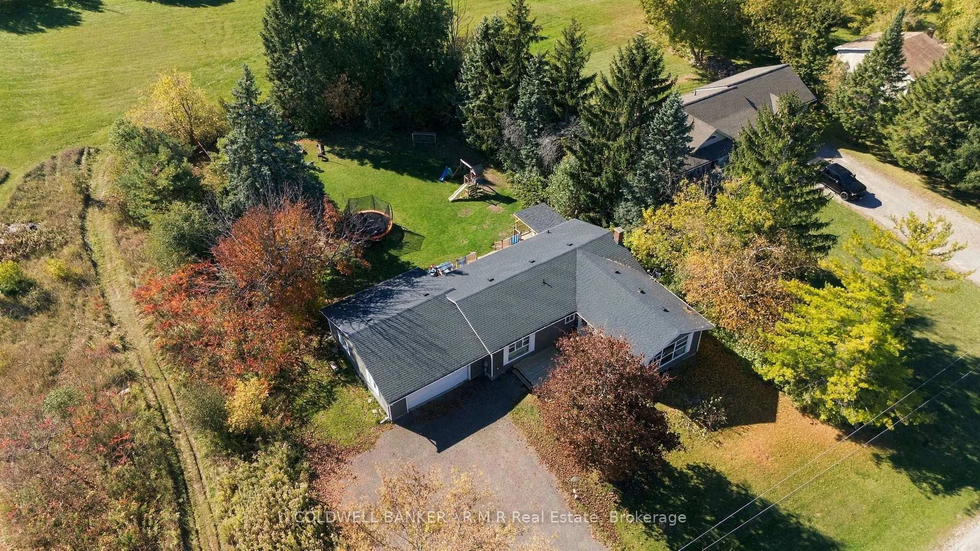 Photo 15 of 34 Helen Crescent, Kawartha Lakes, Mariposa — HOMEH