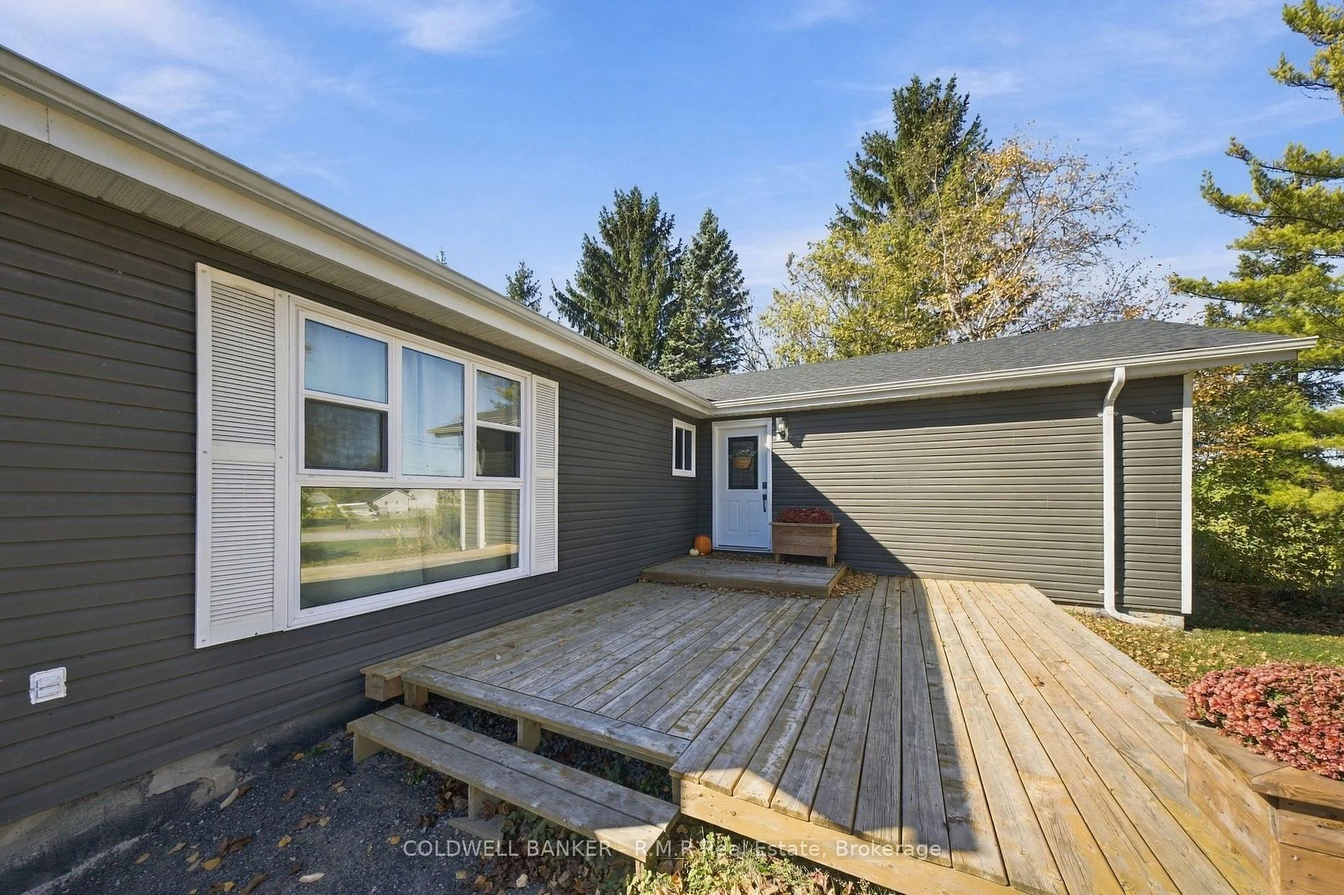 Photo 23 of 34 Helen Crescent, Kawartha Lakes, Mariposa — HOMEH