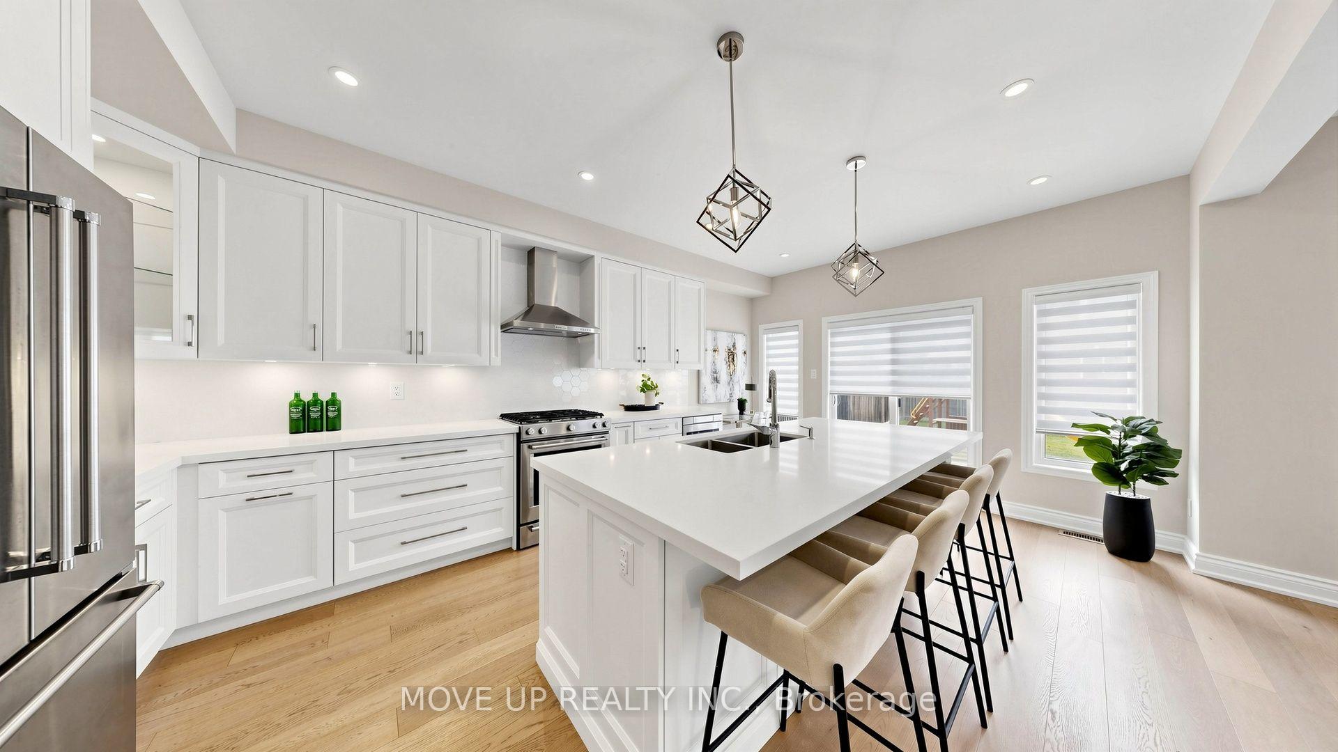 Photo 9 of 35 Lauderdale Drive, Vaughan, Patterson — HOMEH