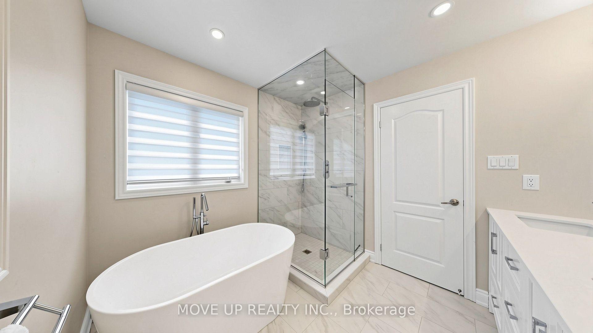 Photo 22 of 35 Lauderdale Drive, Vaughan, Patterson — HOMEH