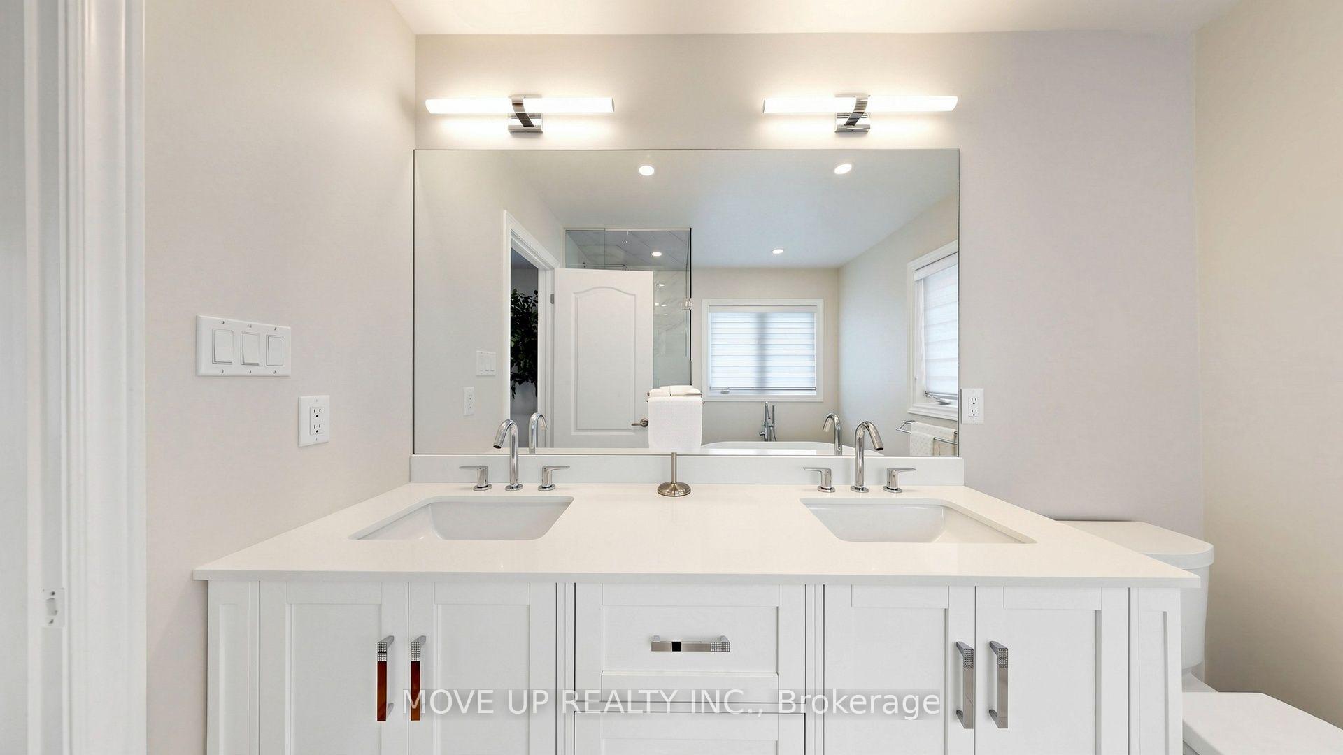Photo 24 of 35 Lauderdale Drive, Vaughan, Patterson — HOMEH