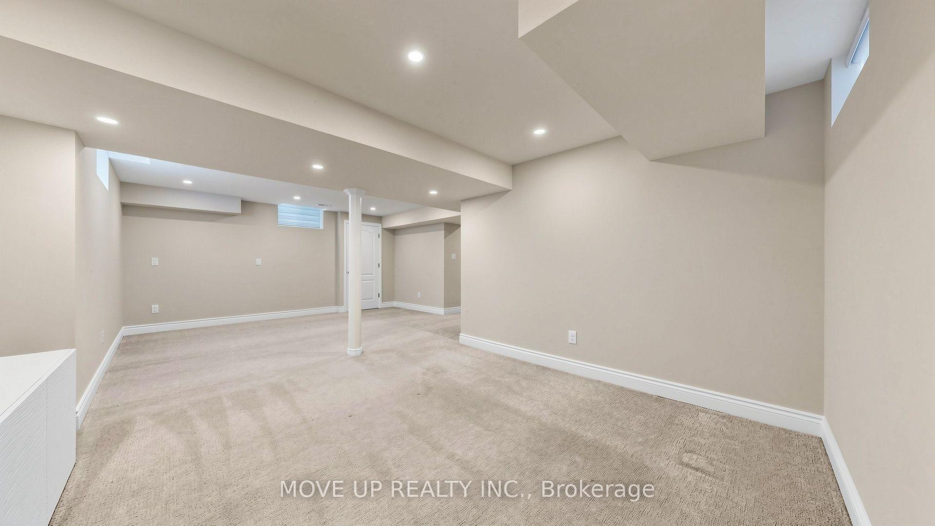Photo 38 of 35 Lauderdale Drive, Vaughan, Patterson — HOMEH