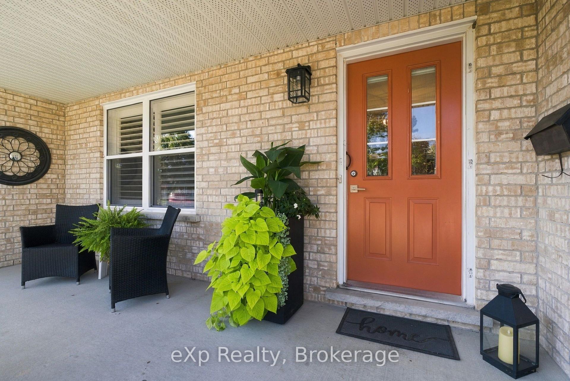 Photo 3 of 358 Dufferin Street, Stratford — HOMEH