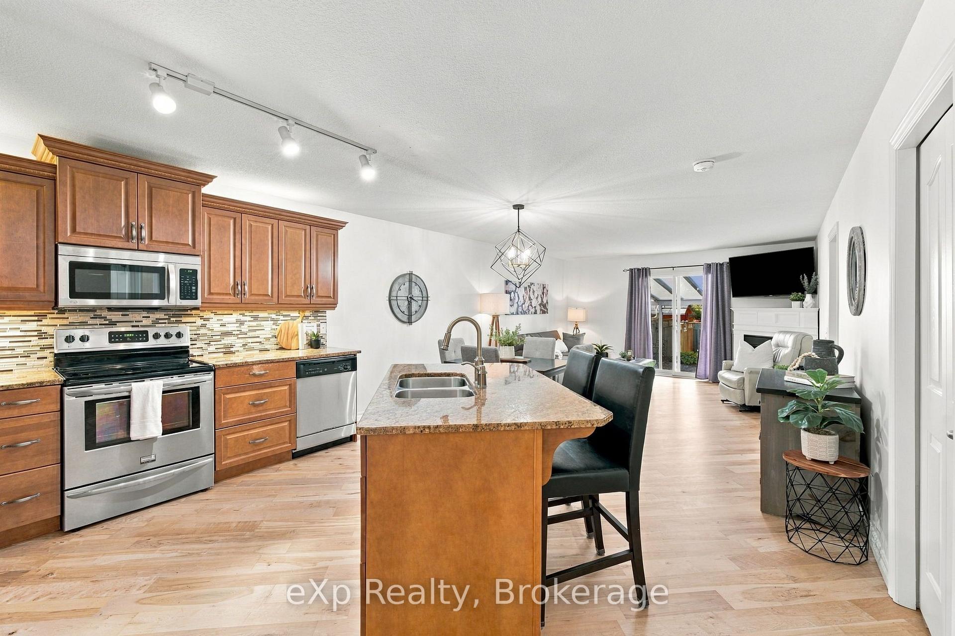 Photo 8 of 358 Dufferin Street, Stratford — HOMEH