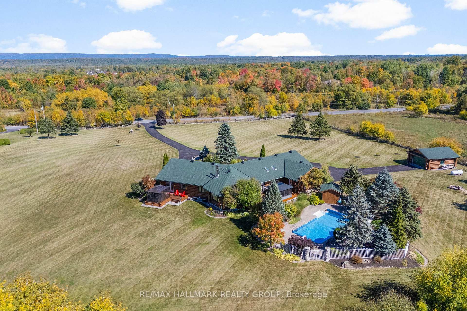 Photo 3 of 2185 Old Second Line Road, Ottawa, Kanata - Kanata (North West) — HOMEH