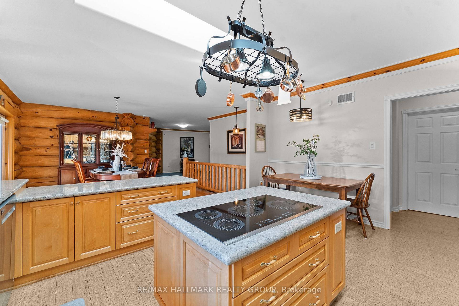 Photo 20 of 2185 Old Second Line Road, Ottawa, Kanata - Kanata (North West) — HOMEH