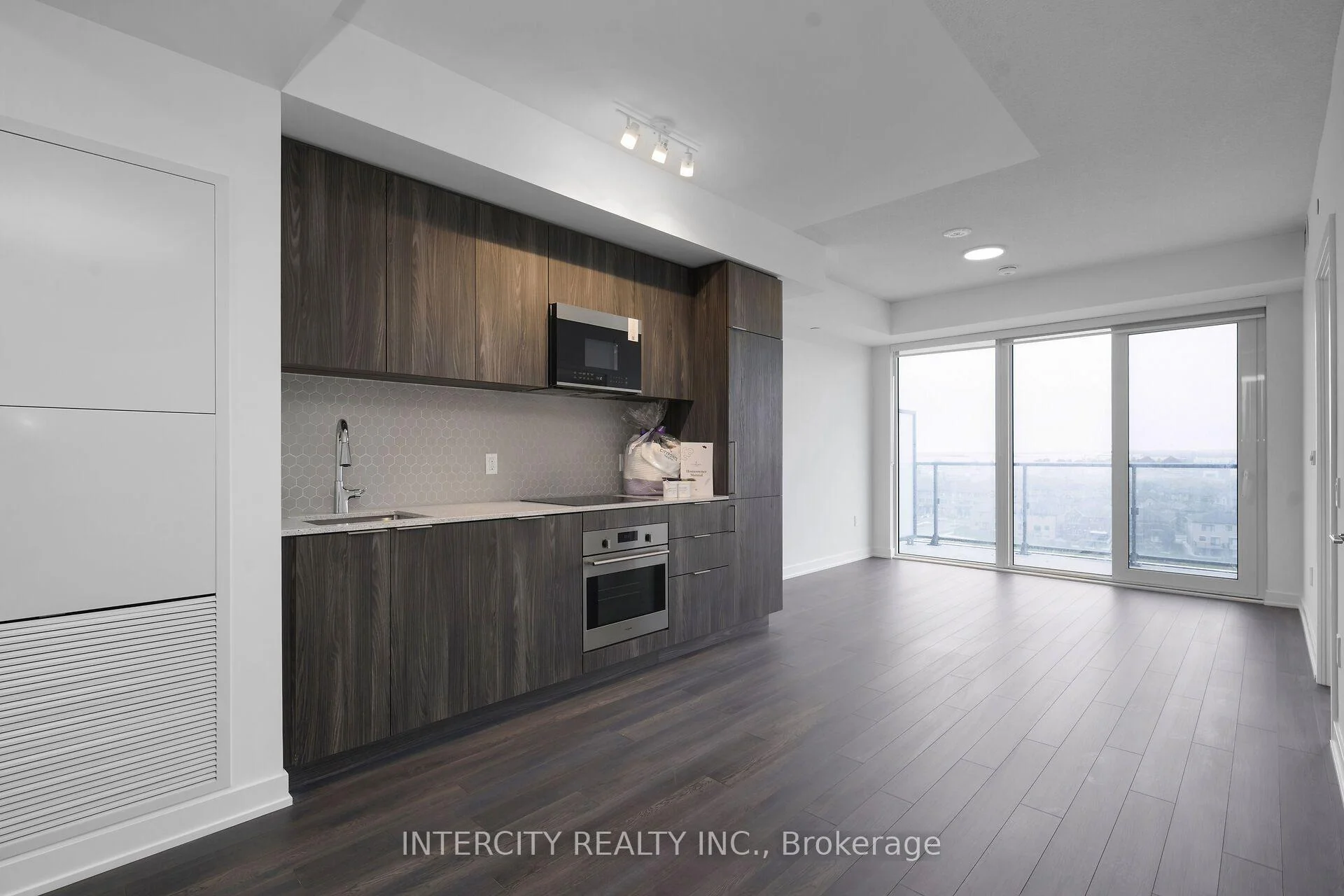 Photo 8 of Unit 725, 15 Skyridge Drive E, Brampton, Bram East — HOMEH