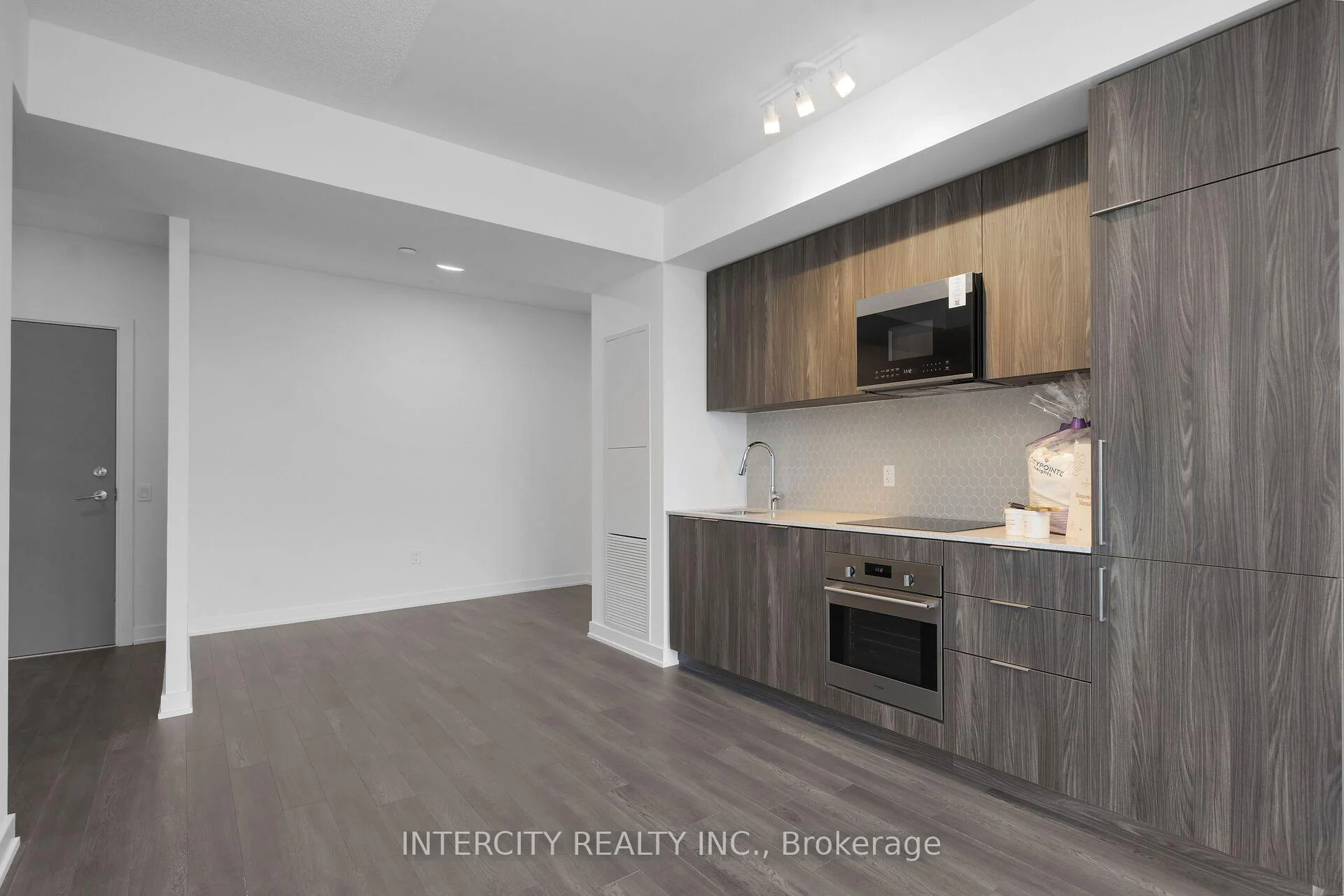 Photo 9 of Unit 725, 15 Skyridge Drive E, Brampton, Bram East — HOMEH