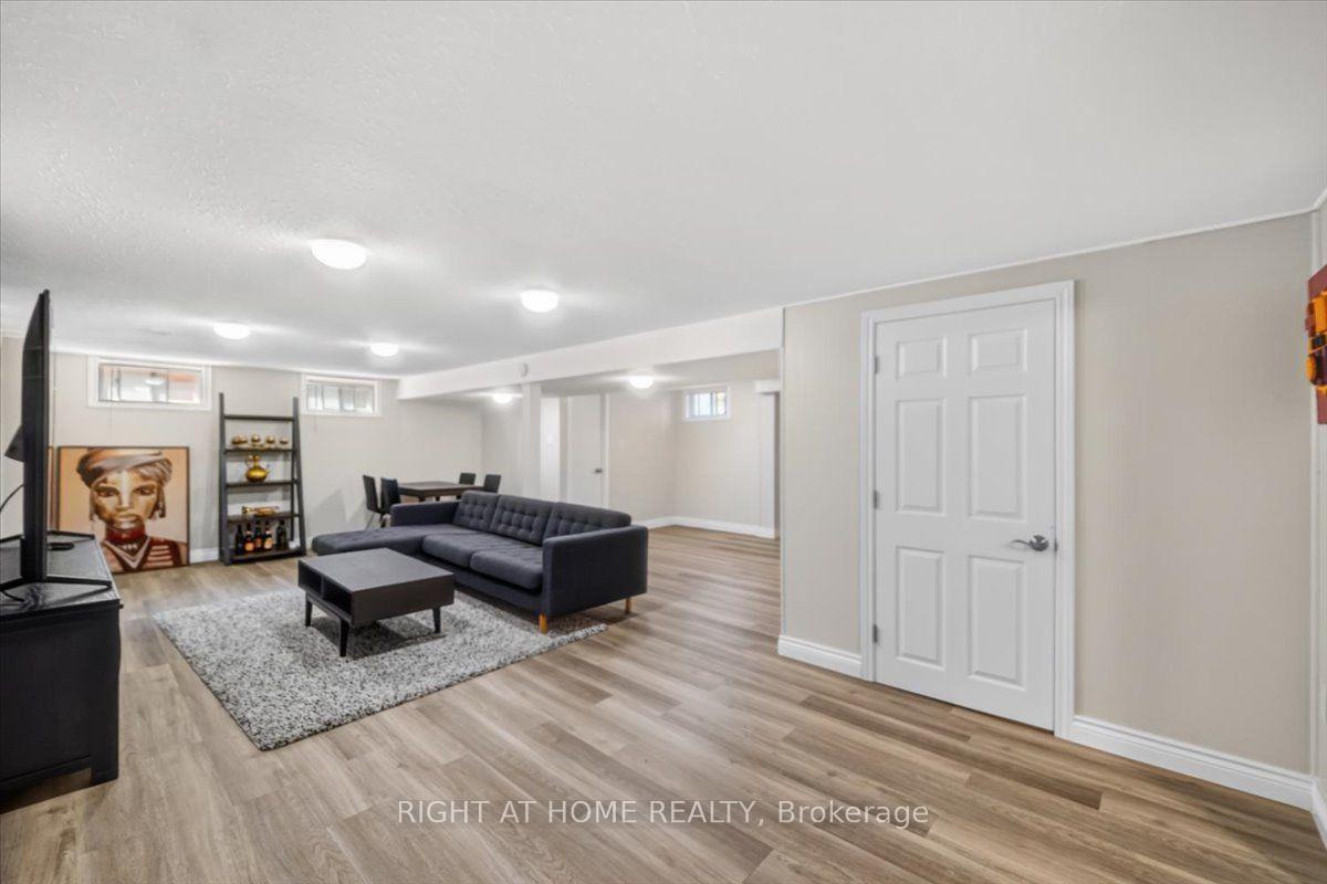 Photo 20 of 43 Monarch Park Drive, St. Catharines, Vine/Linwell — HOMEH