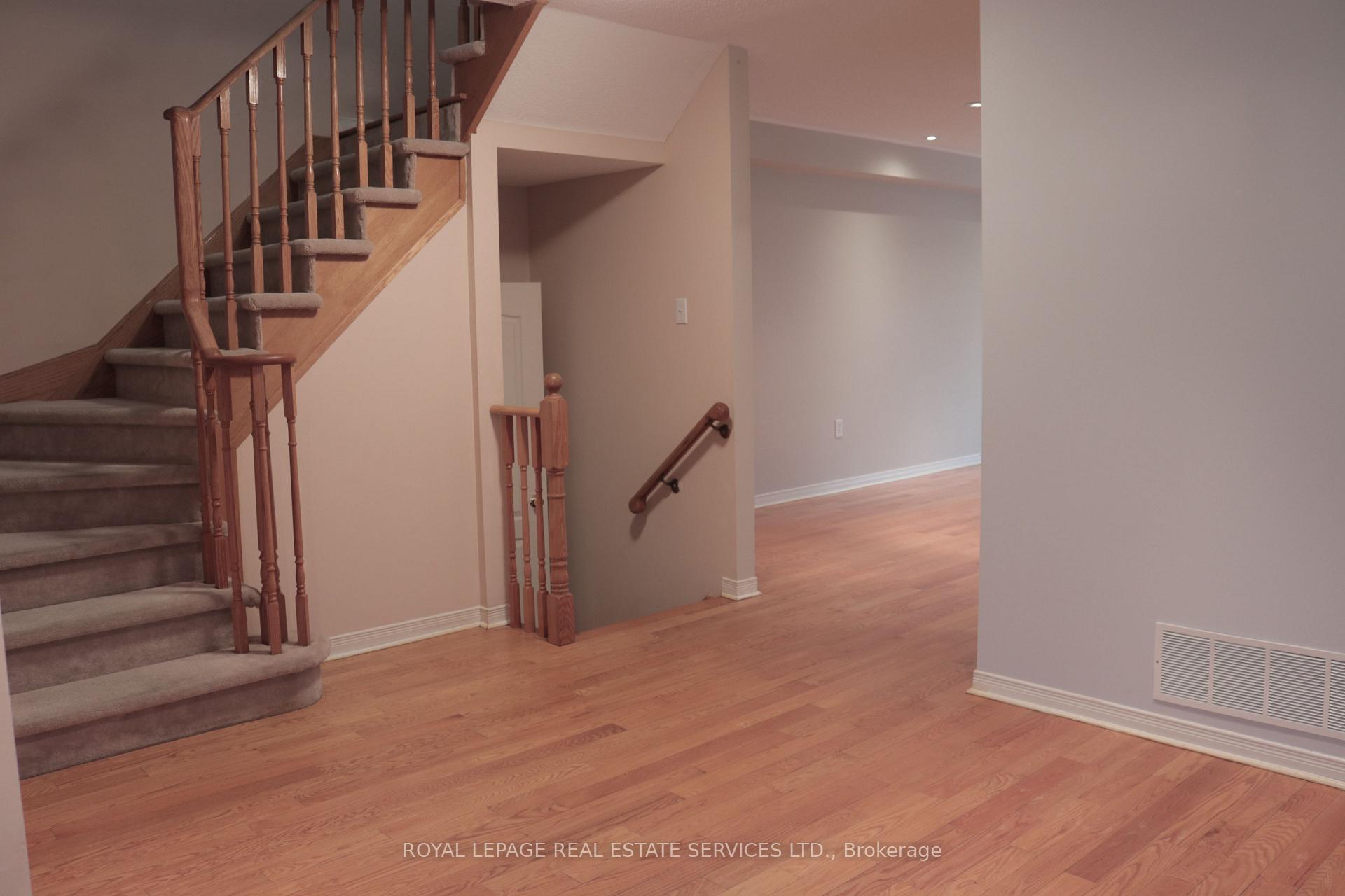 Photo 5 of 5163 Preservation Circle, Mississauga, Churchill Meadows — HOMEH