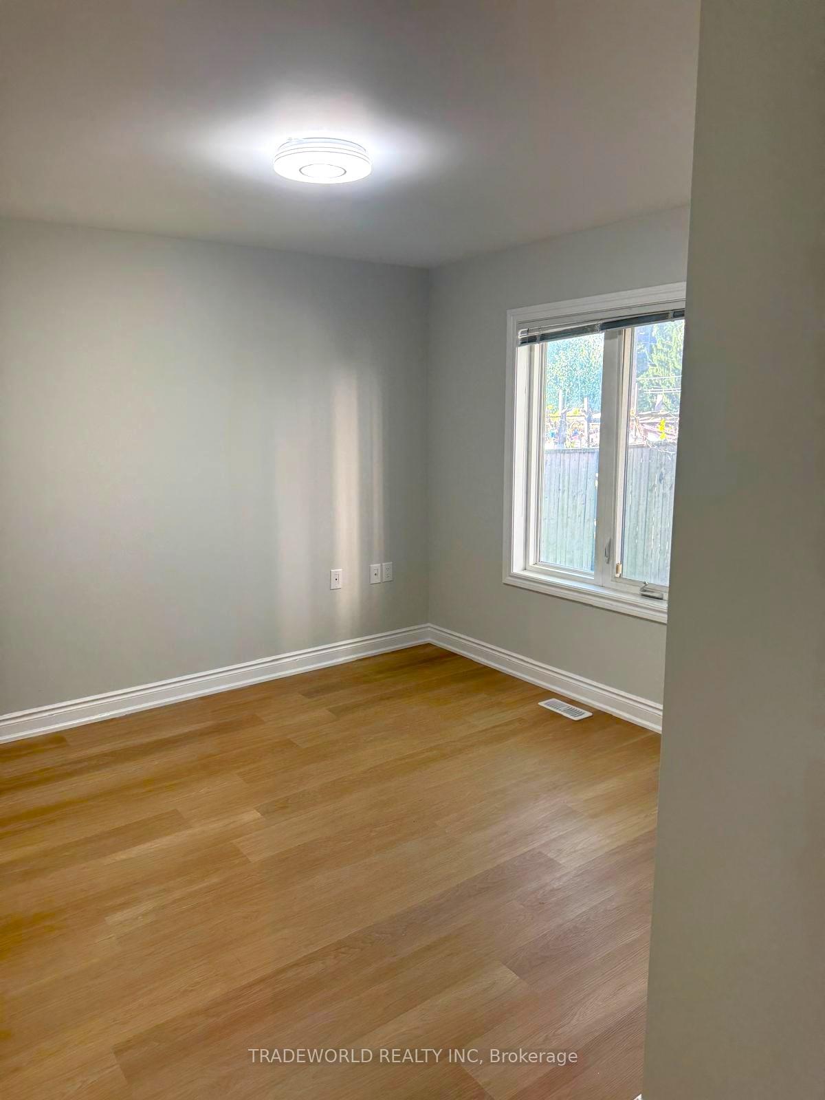 Photo 3 of 32 St Dunstan Drive, Scarborough, Oakridge — HOMEH