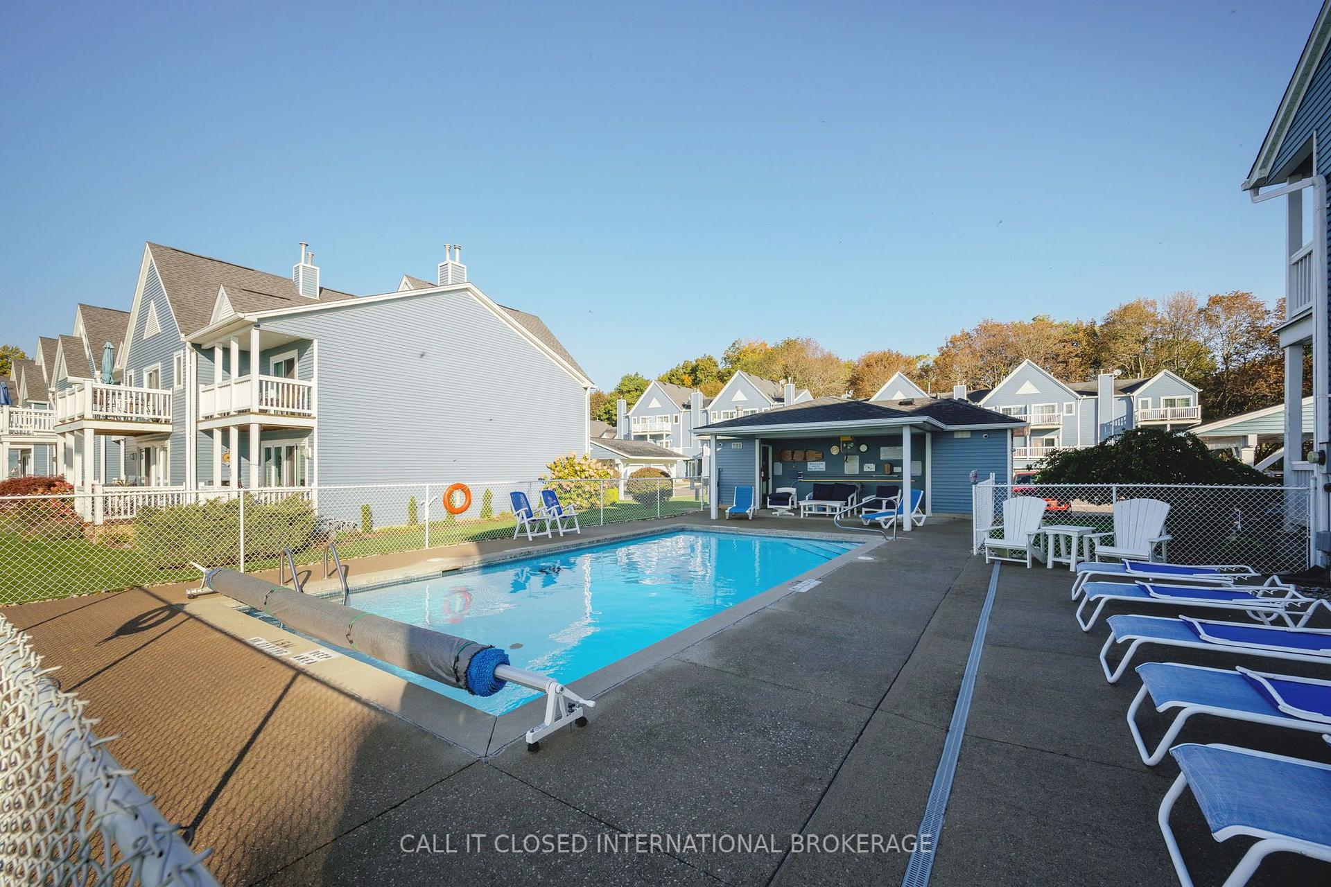Photo 3 of 374 Front Street, Central Elgin, Port Stanley — HOMEH