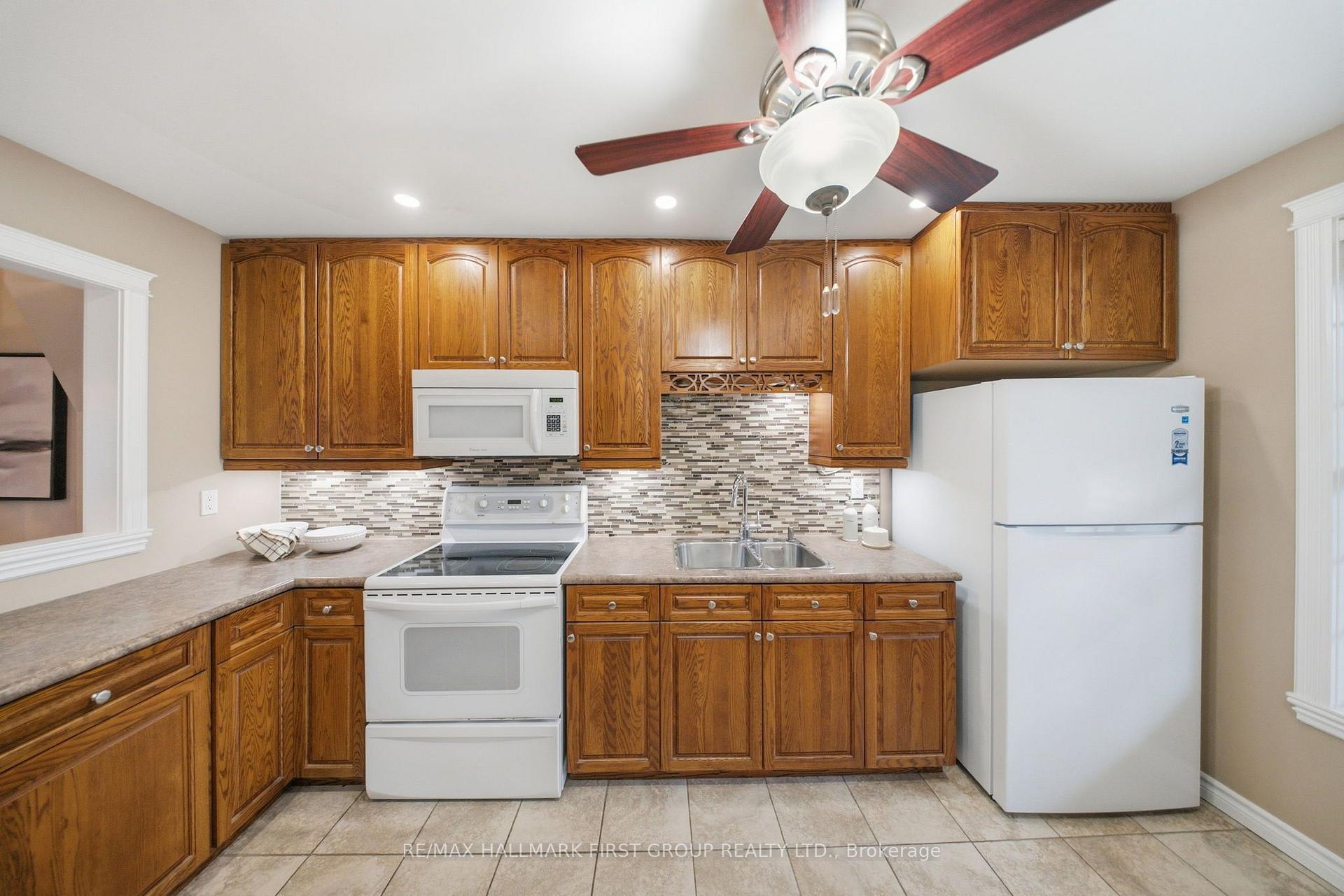 Photo 7 of 1057 Exeter Street, Oshawa, Centennial — HOMEH