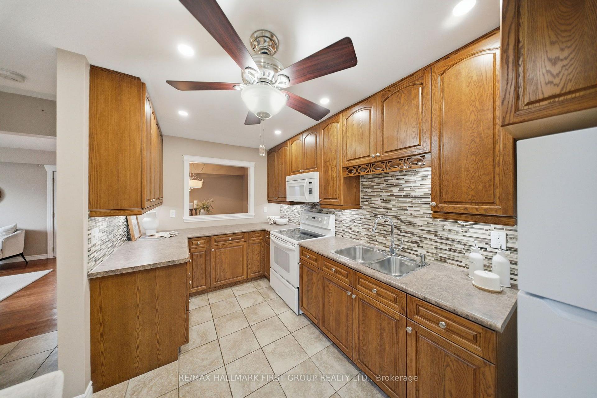 Photo 10 of 1057 Exeter Street, Oshawa, Centennial — HOMEH