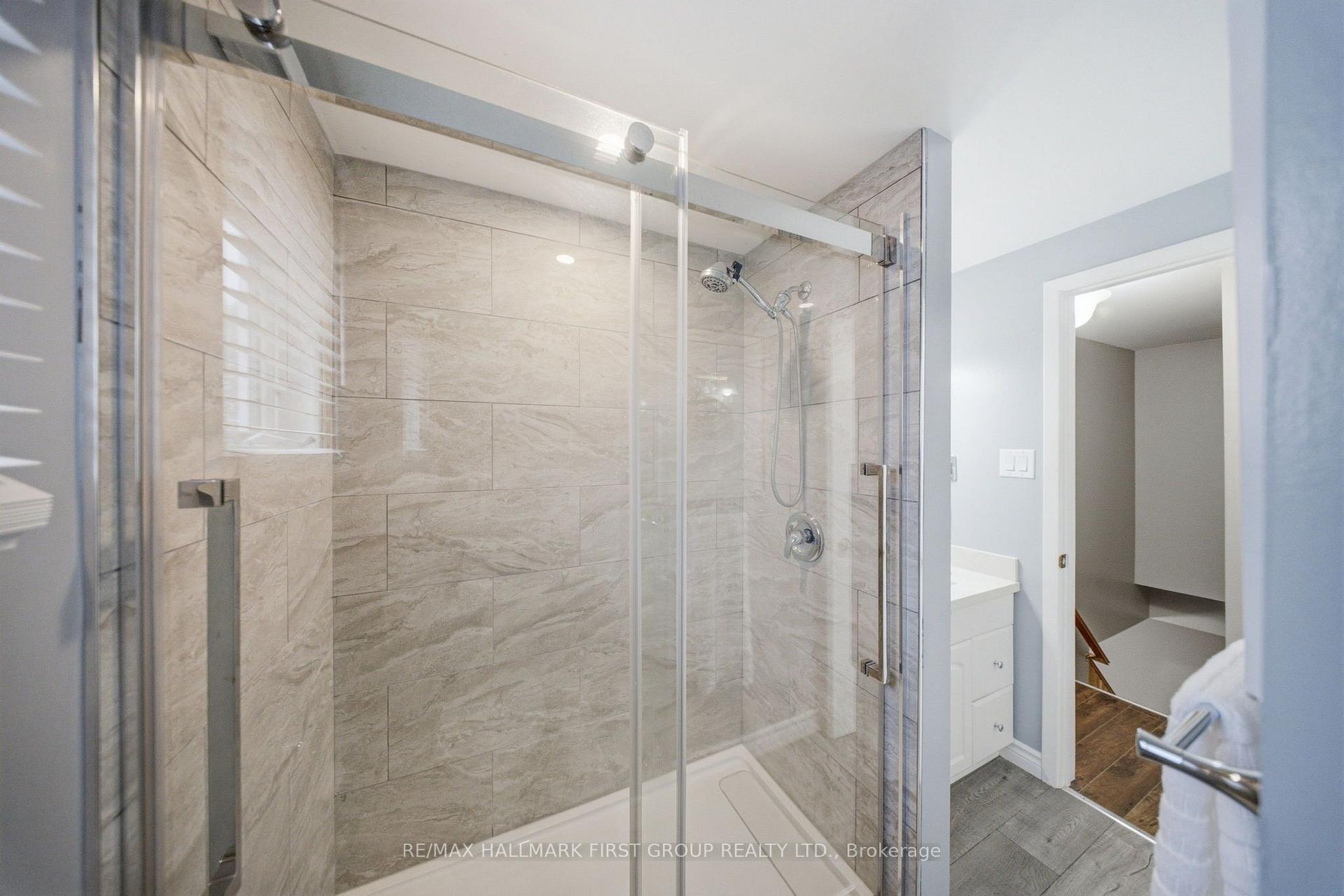 Photo 33 of 1057 Exeter Street, Oshawa, Centennial — HOMEH