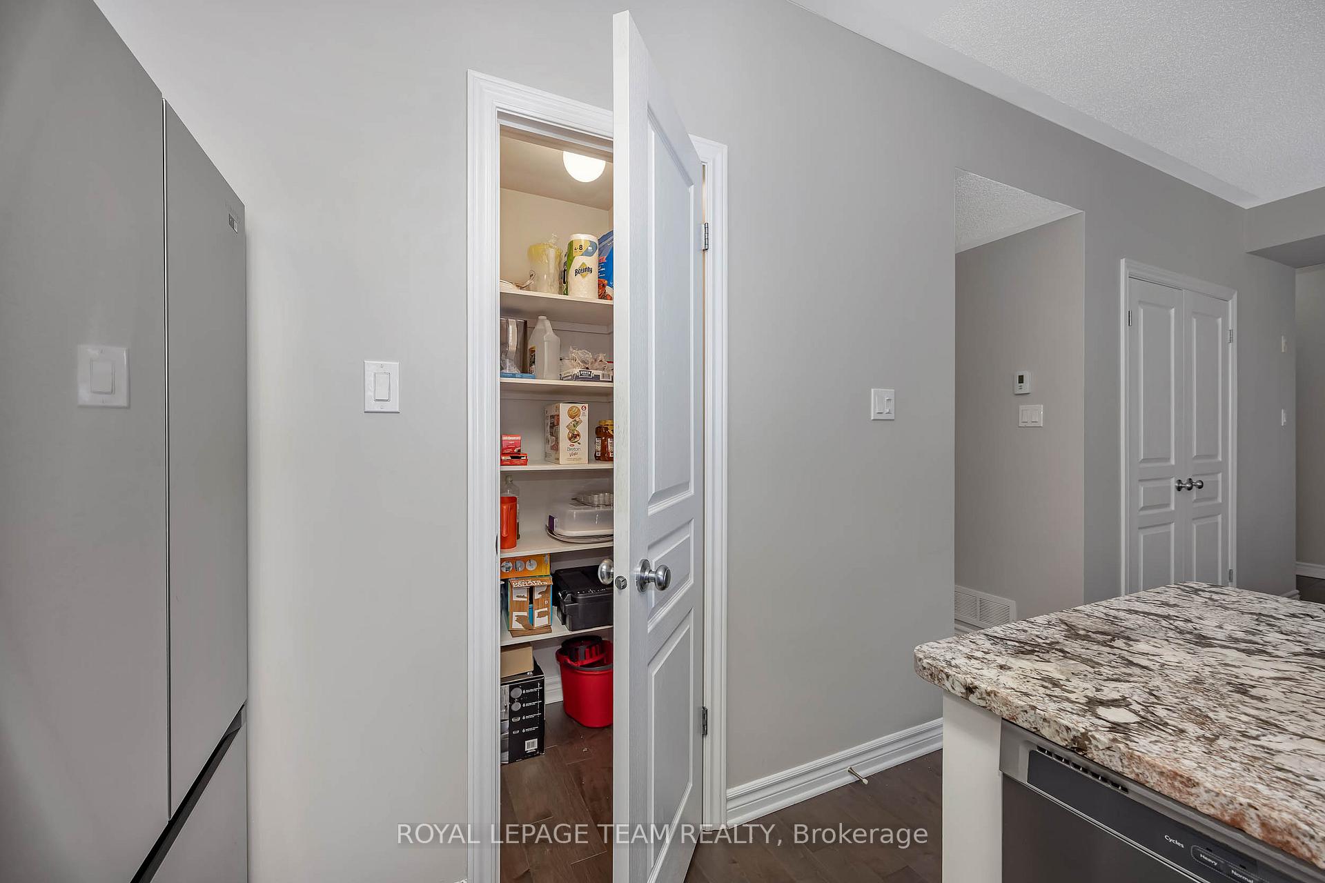 Photo 14 of Unit F, 1065 Beryl Private, Ottawa, Riverside South/Gloucester Glen — HOMEH
