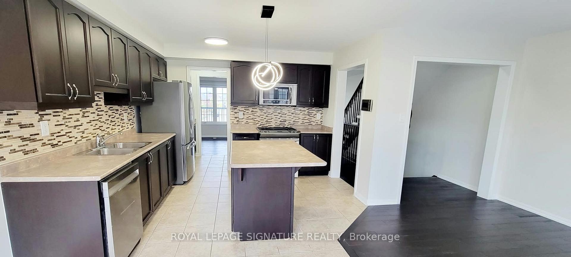Photo 4 of 2482 William Jackson Drive, Pickering, Duffin Heights — HOMEH