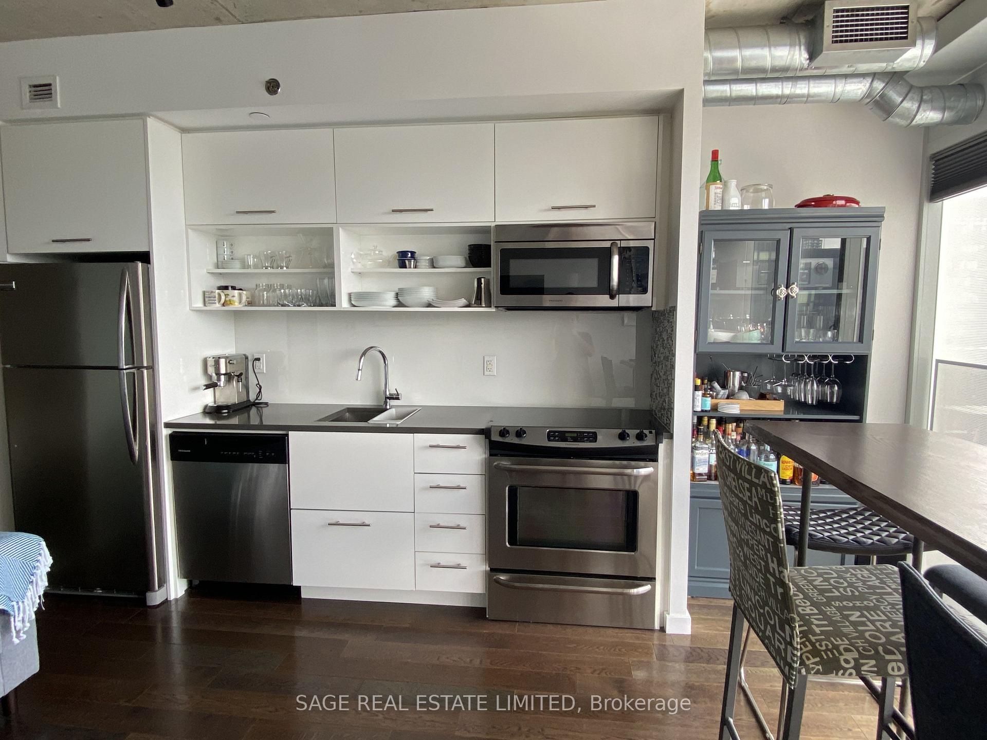 Photo 2 of Unit 814, 32 Trolley Crescent, Toronto, Moss Park — HOMEH