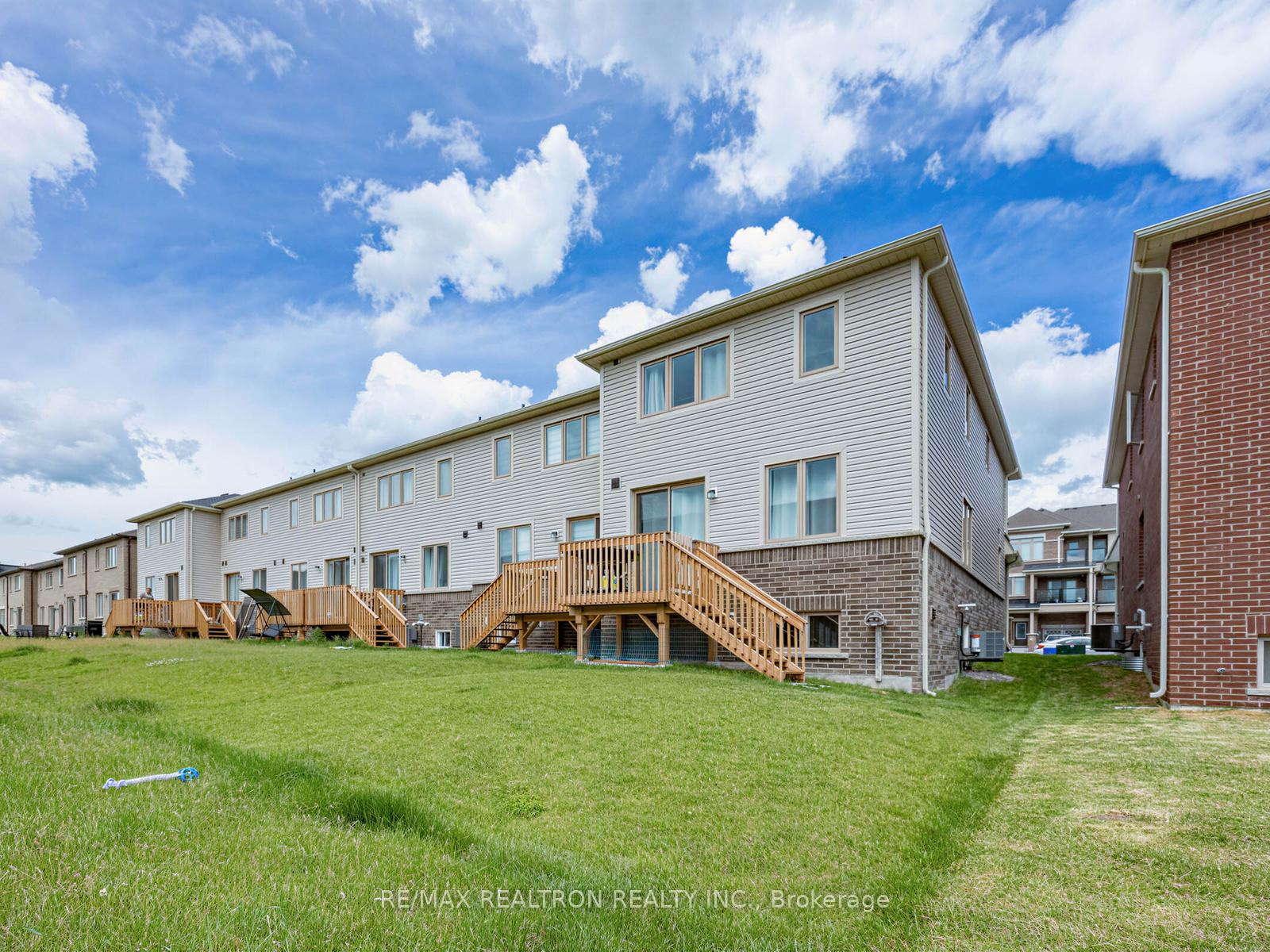 Photo 15 of 2024 Cameron Lott Crescent, Oshawa, Kedron — HOMEH