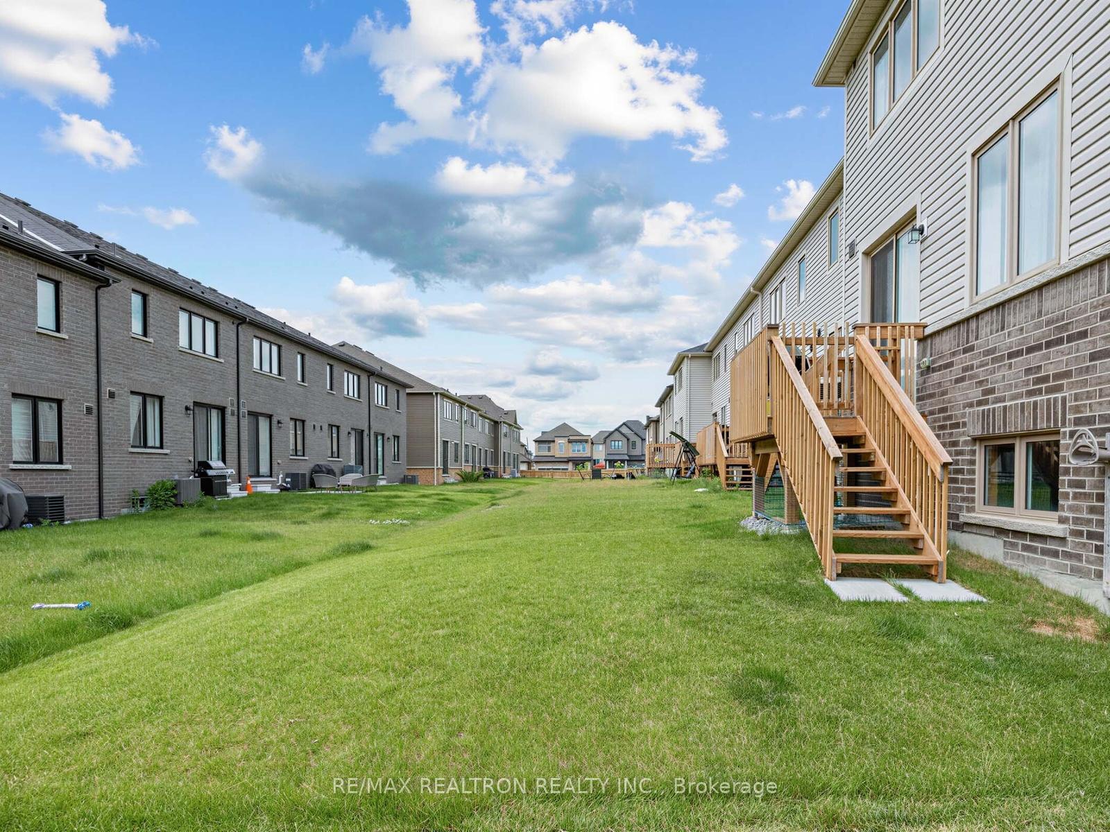 Photo 16 of 2024 Cameron Lott Crescent, Oshawa, Kedron — HOMEH