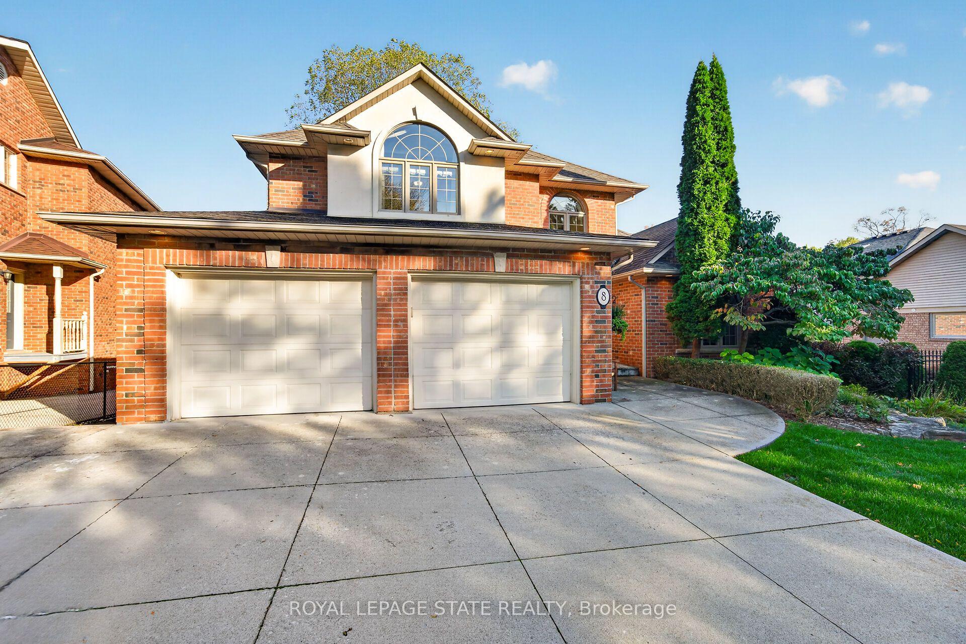 Photo 2 of 8 Cayley Court, Hamilton, Dundas — HOMEH