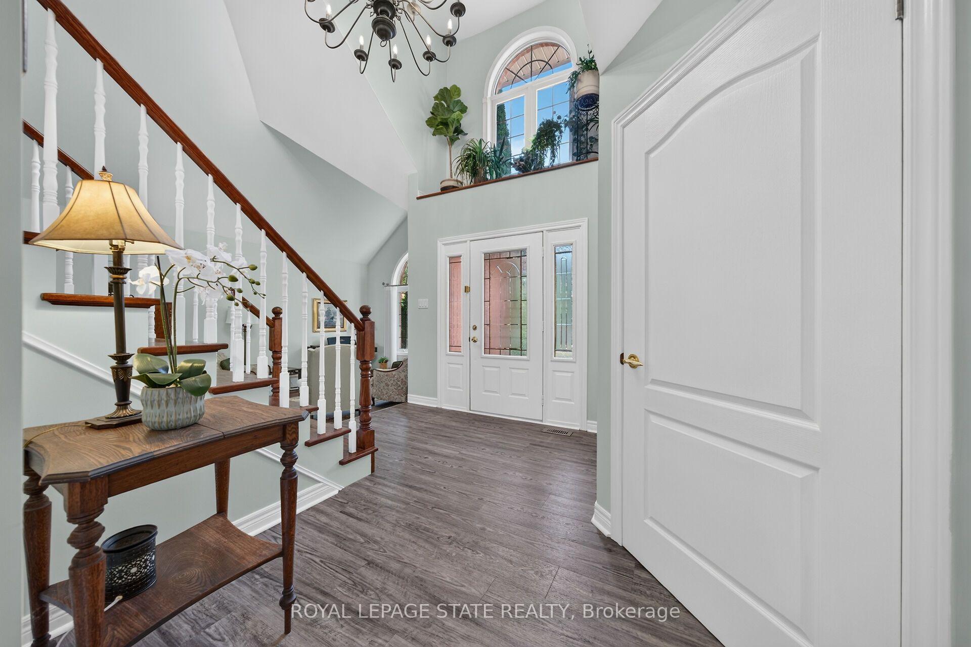 Photo 5 of 8 Cayley Court, Hamilton, Dundas — HOMEH