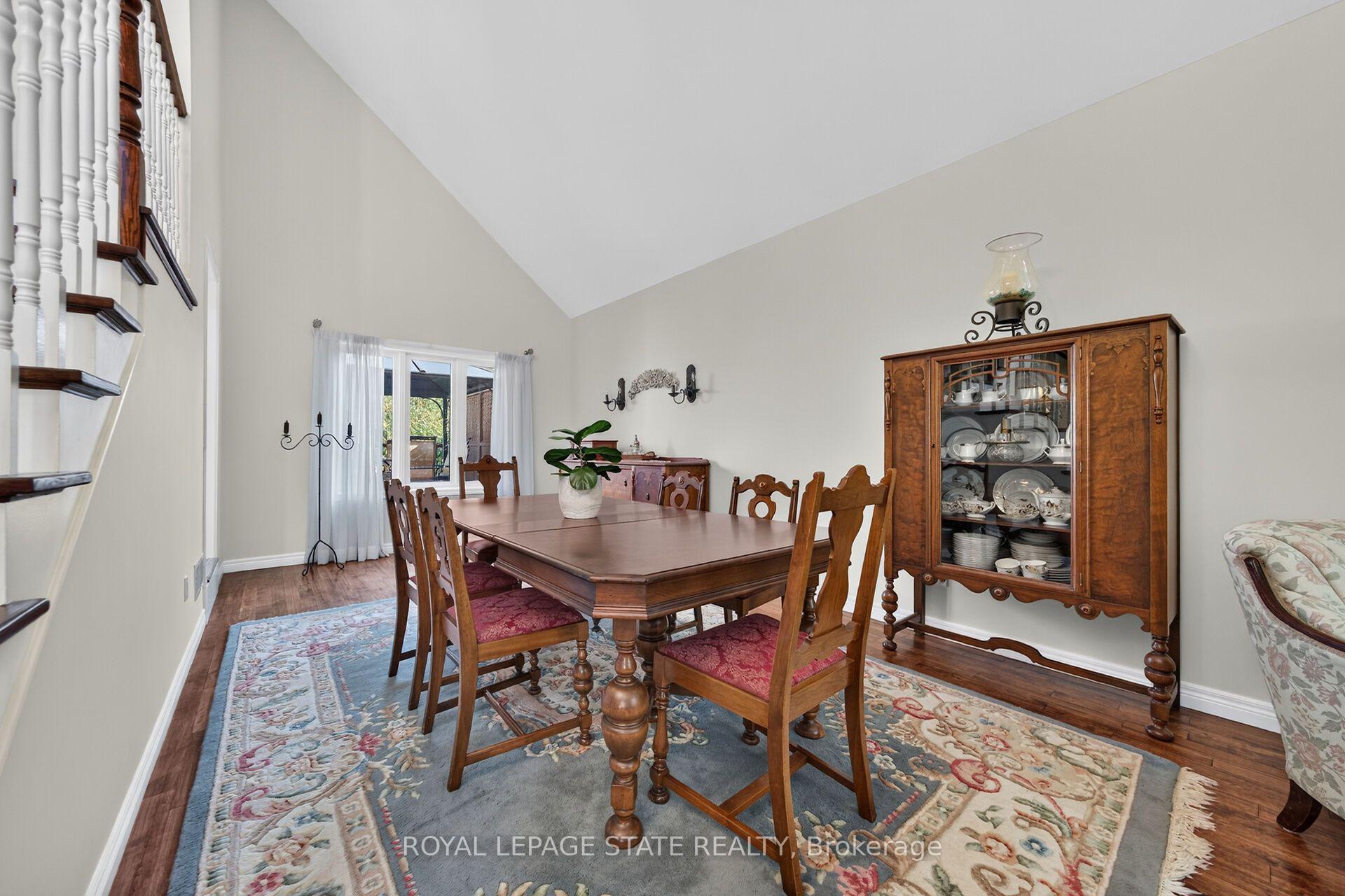 Photo 8 of 8 Cayley Court, Hamilton, Dundas — HOMEH