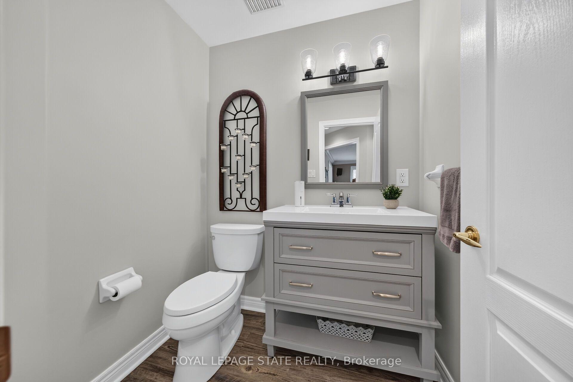 Photo 10 of 8 Cayley Court, Hamilton, Dundas — HOMEH