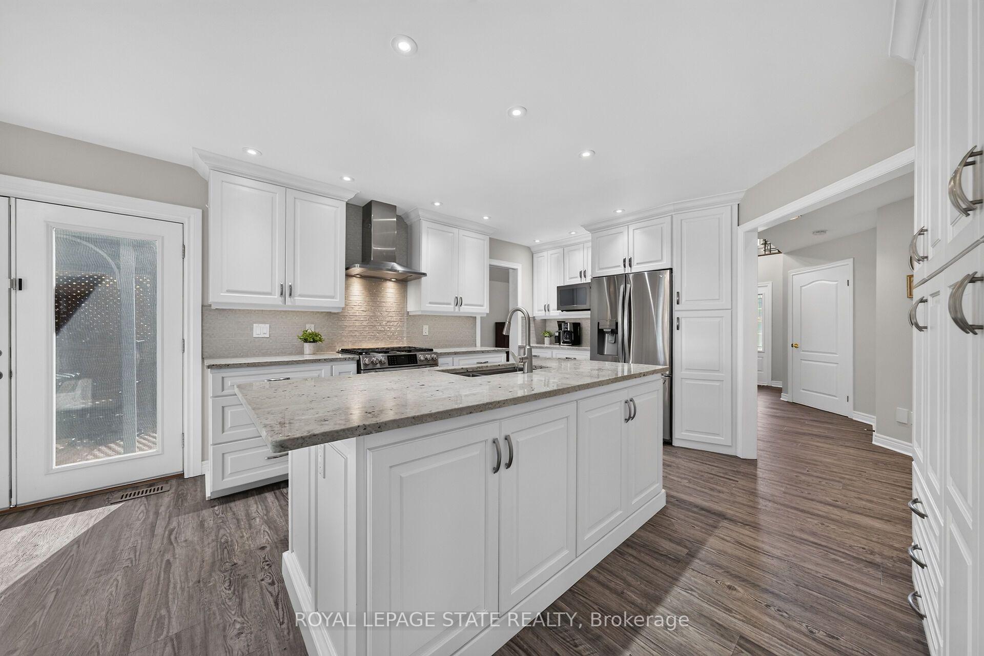 Photo 14 of 8 Cayley Court, Hamilton, Dundas — HOMEH