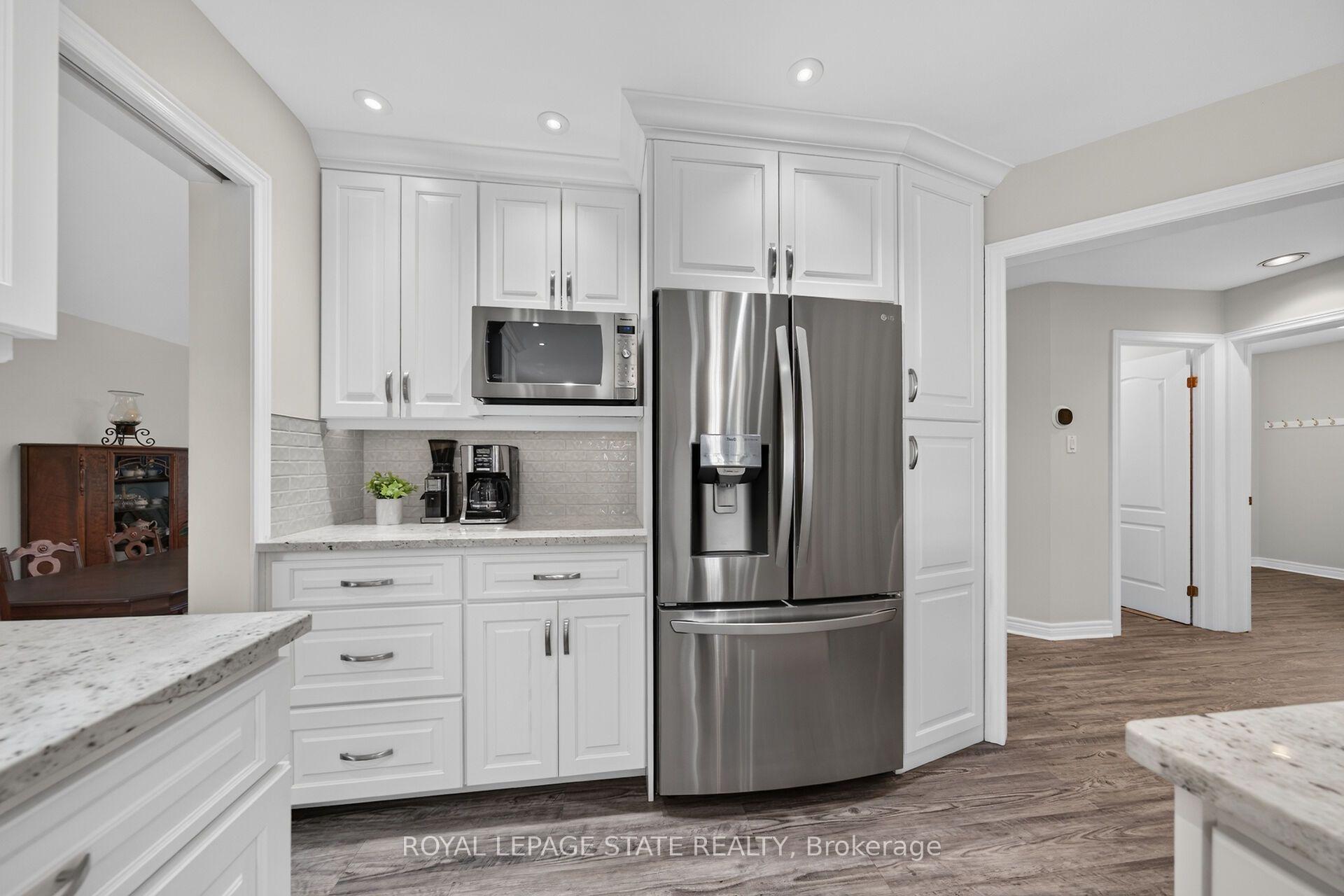 Photo 15 of 8 Cayley Court, Hamilton, Dundas — HOMEH