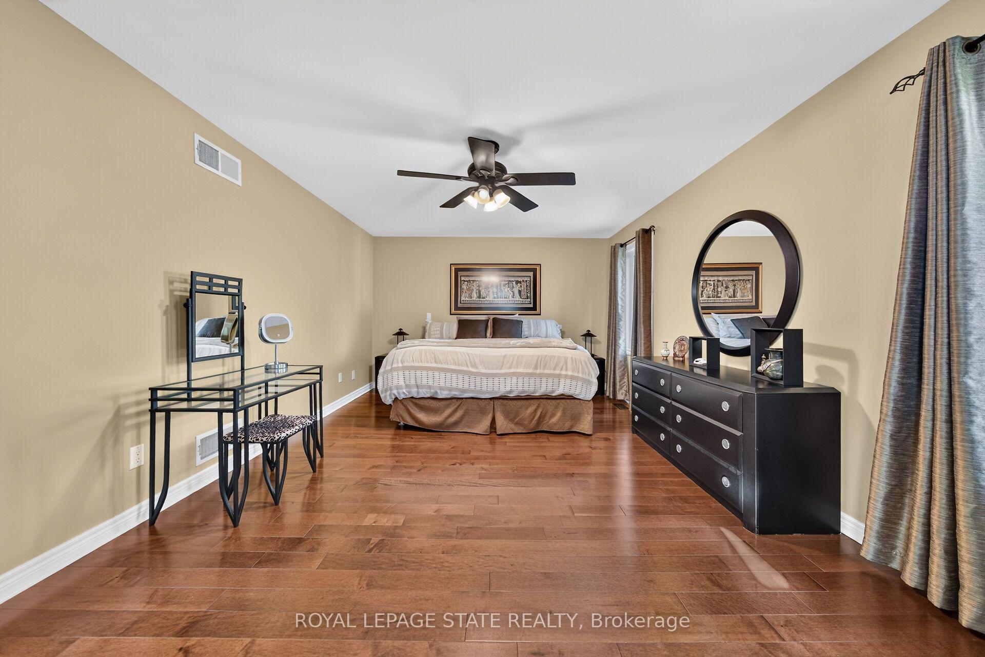 Photo 27 of 8 Cayley Court, Hamilton, Dundas — HOMEH